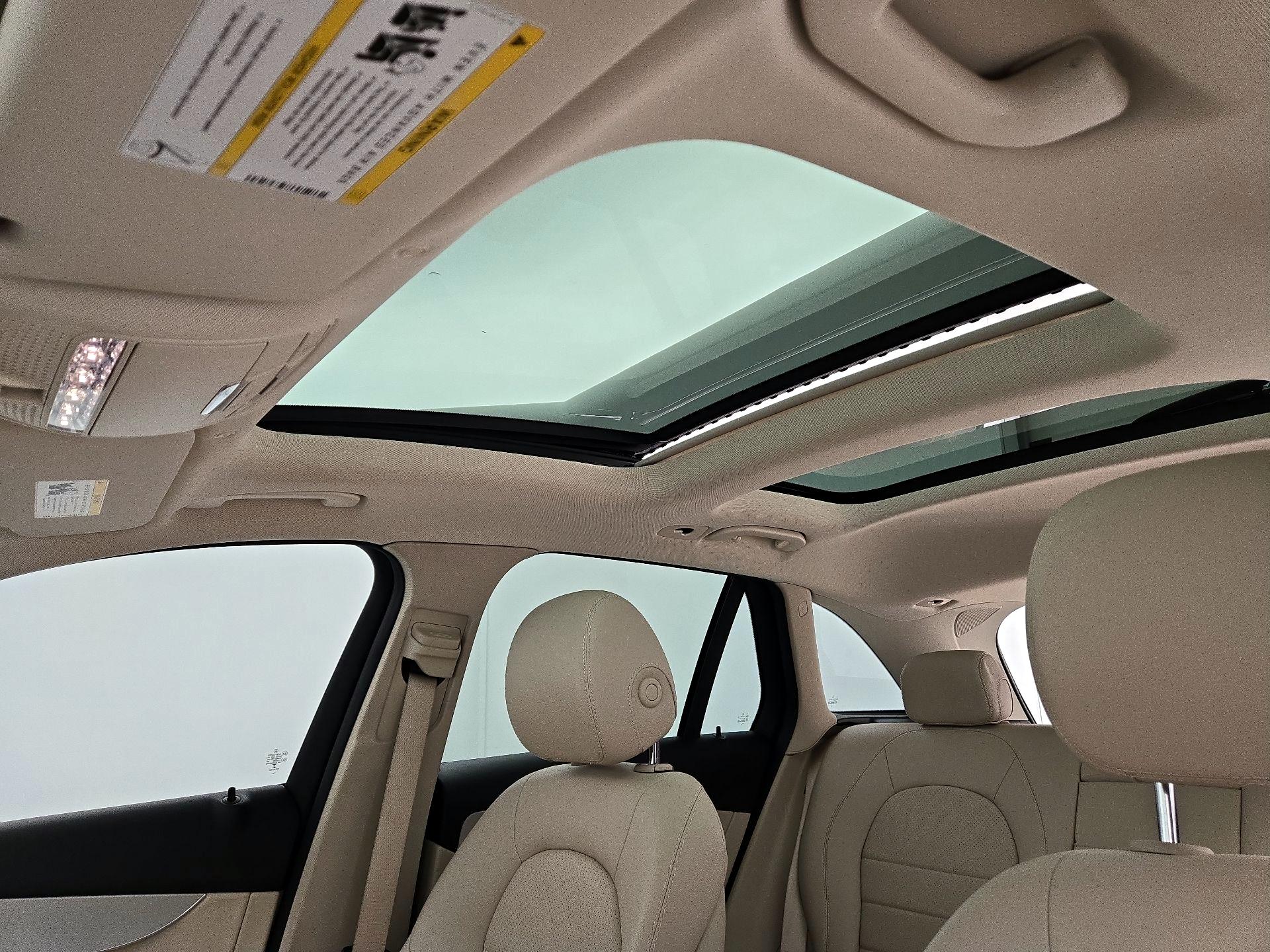 Thumbnail: 2022 Mercedes-Benz GLC - 19