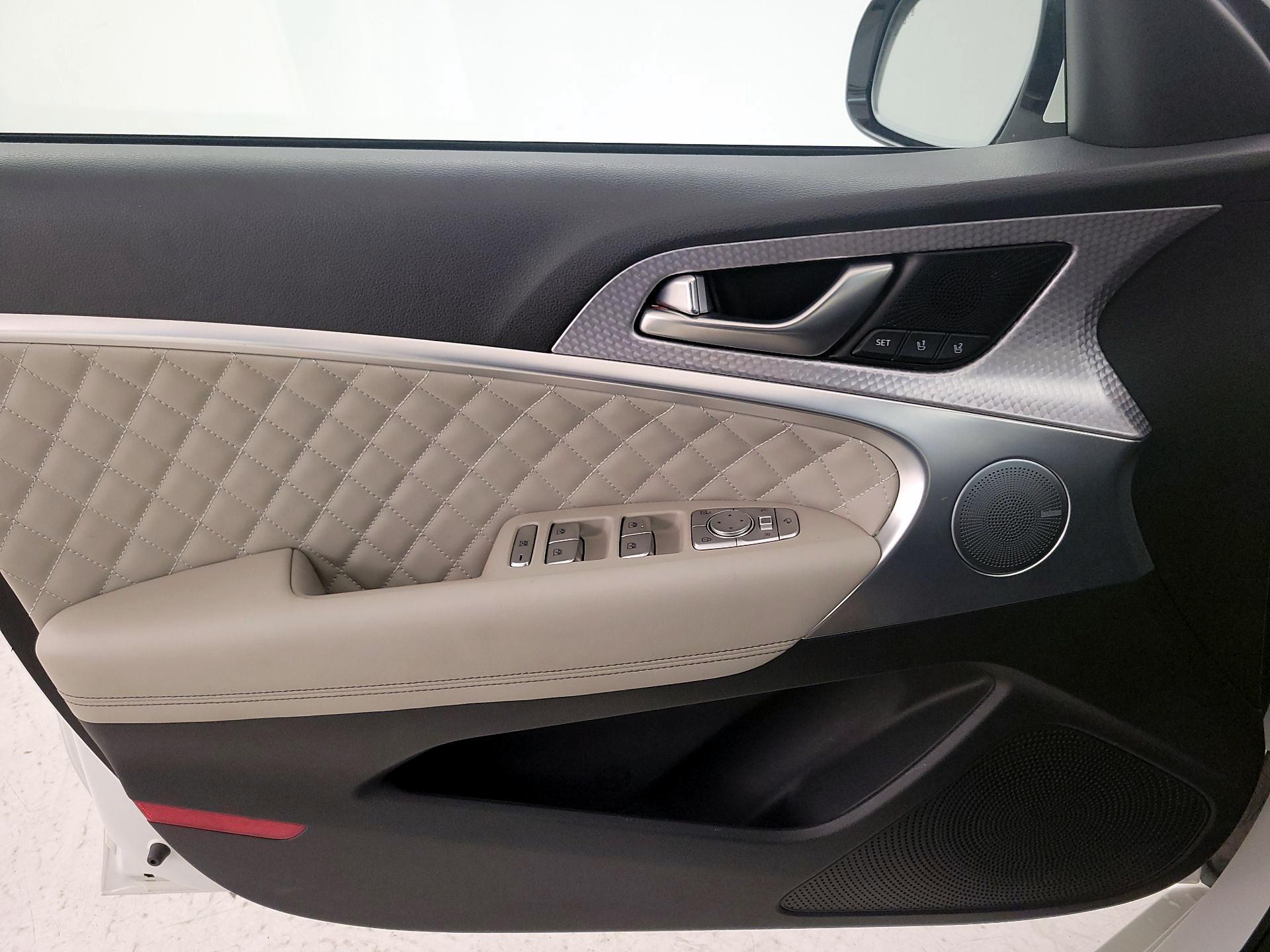 Thumbnail: 2023 Genesis G70 - 12