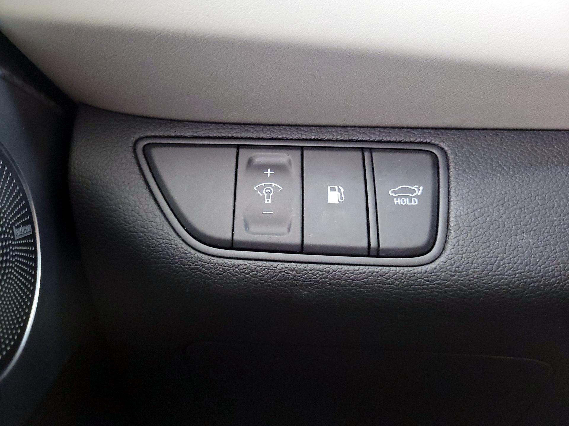 Thumbnail: 2023 Genesis G70 - 13