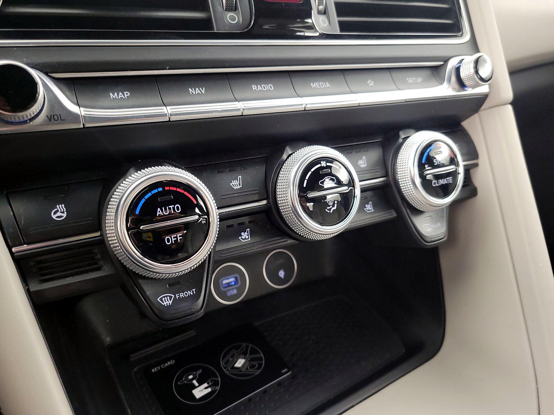 Thumbnail: 2023 Genesis G70 - 17