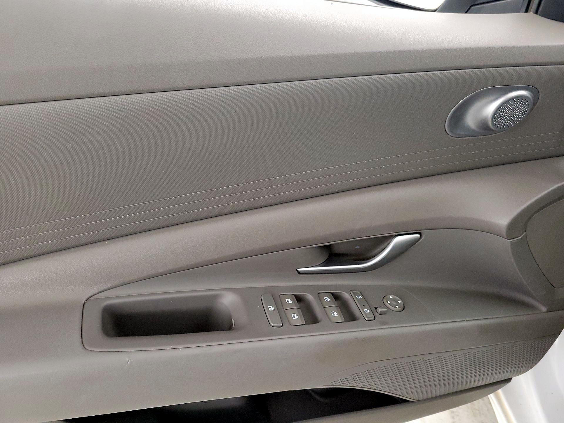 Thumbnail: 2021 Hyundai Elantra - 12