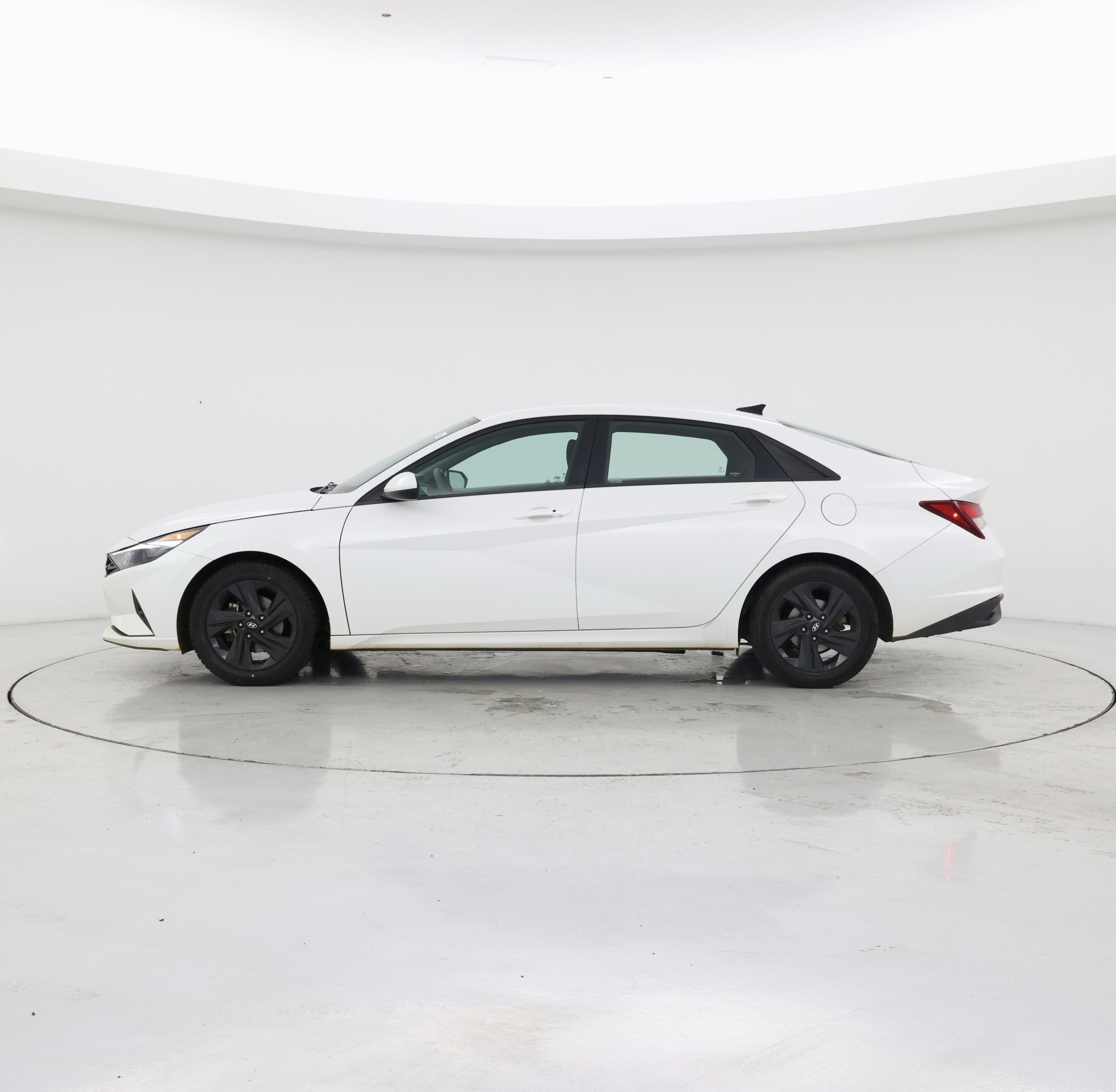 Thumbnail: 2021 Hyundai Elantra - 3