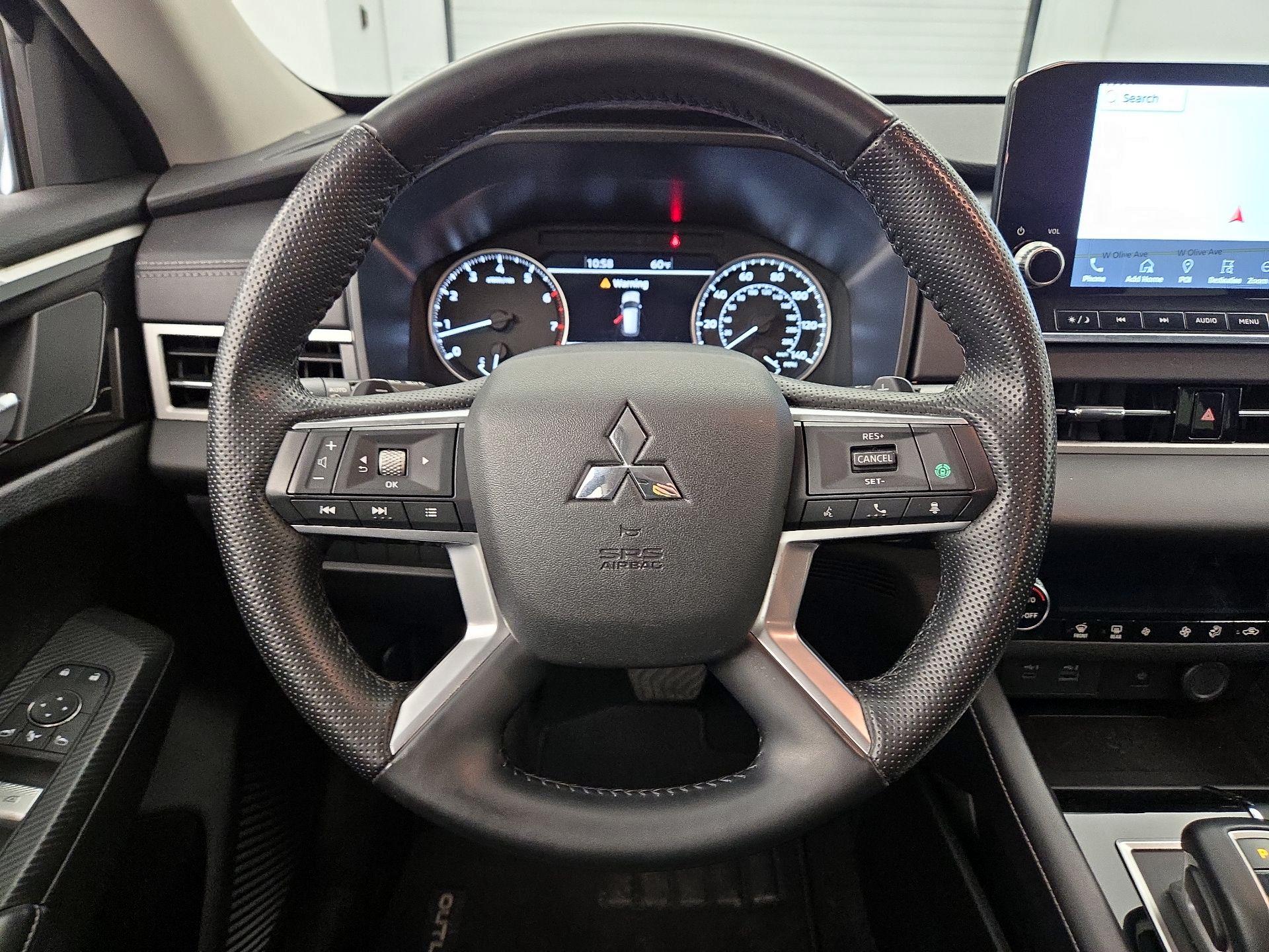 Thumbnail: 2024 Mitsubishi Outlander - 10