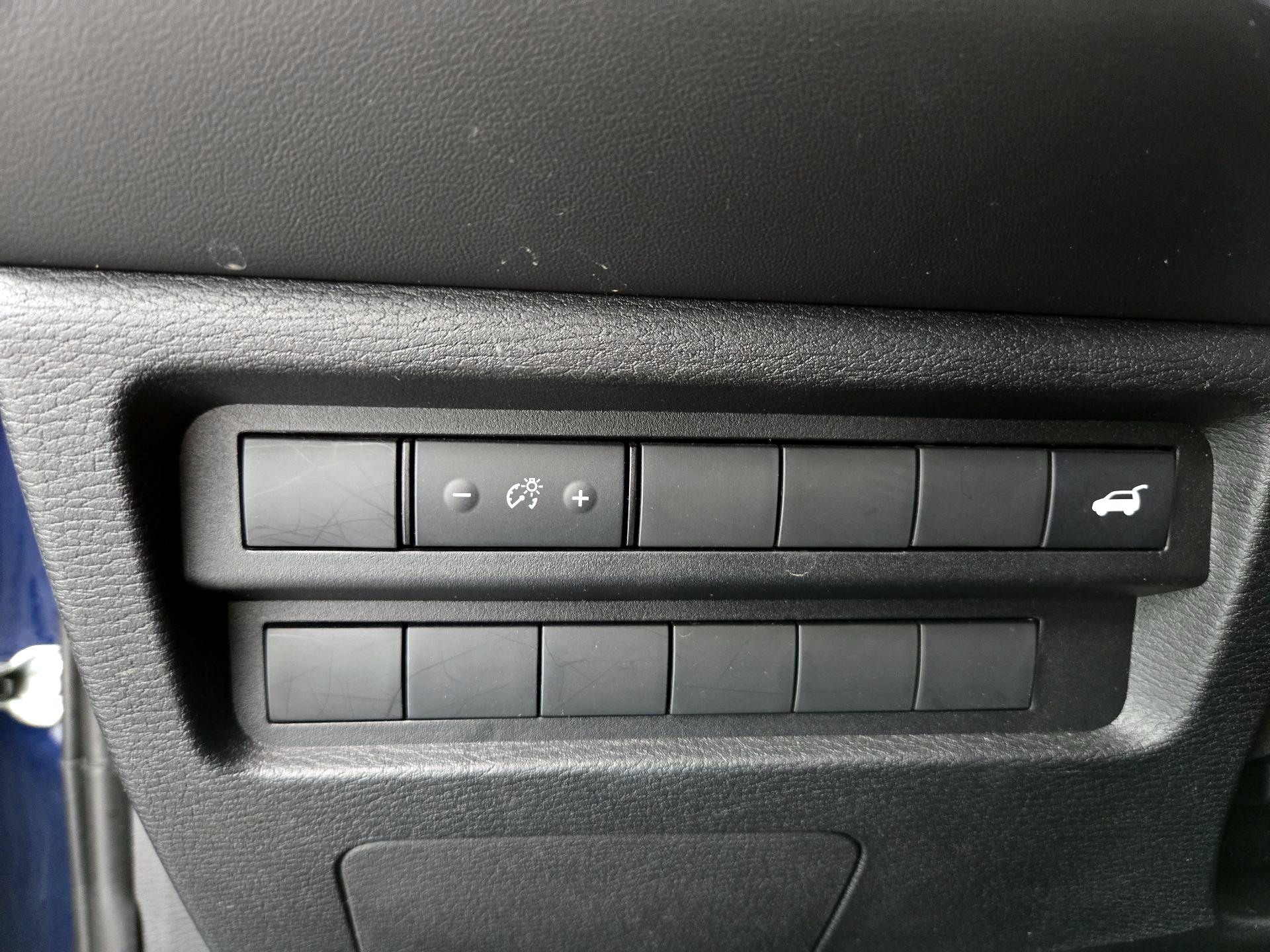 Thumbnail: 2024 Mitsubishi Outlander - 13