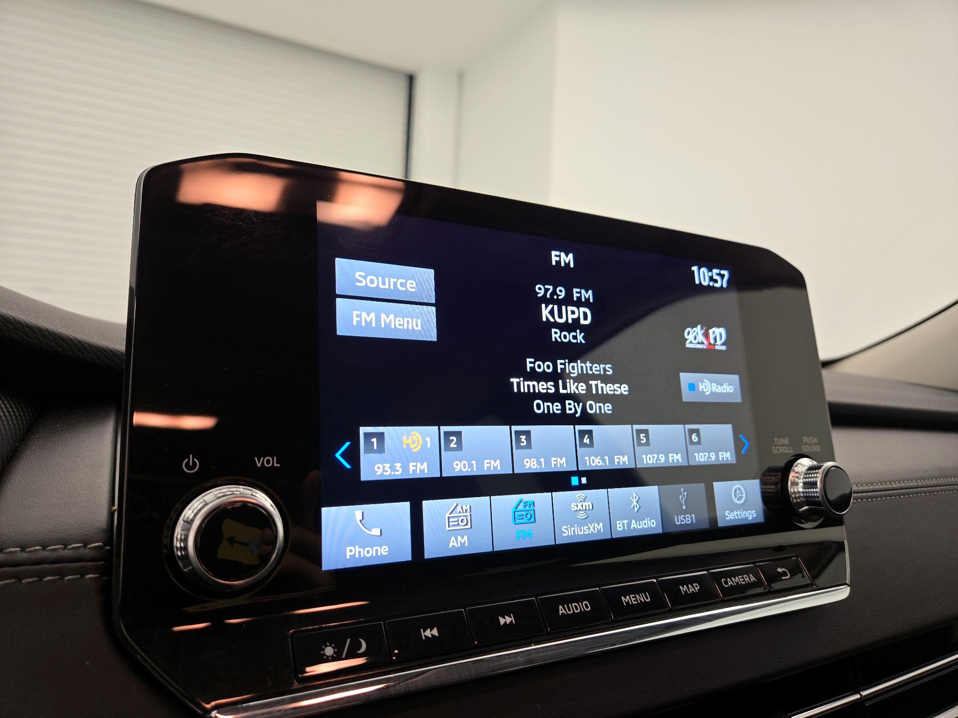 Thumbnail: 2024 Mitsubishi Outlander - 16