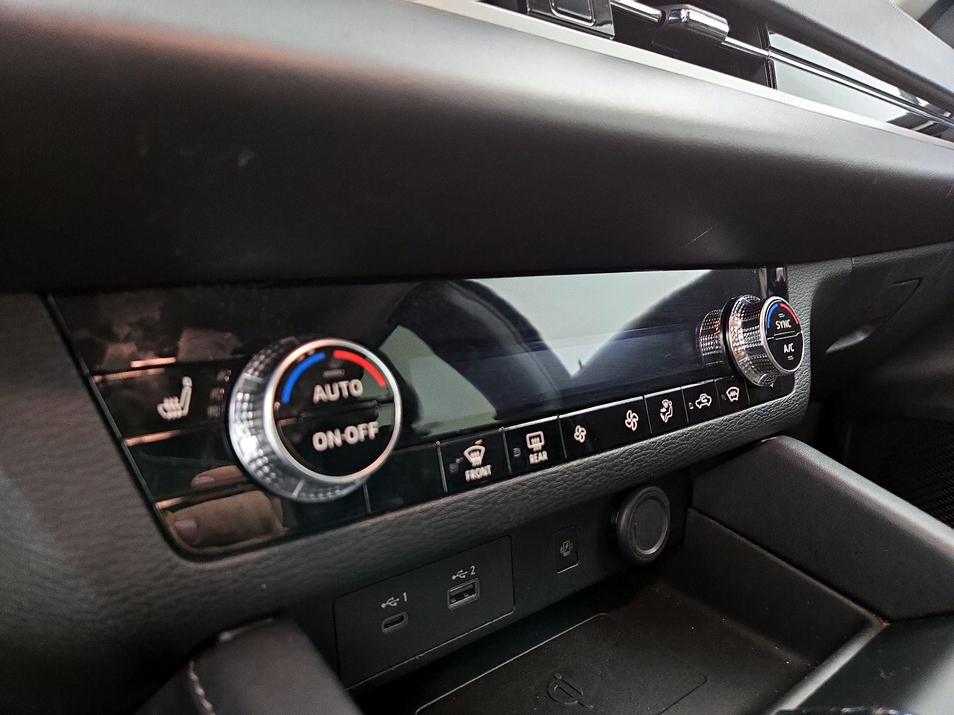 Thumbnail: 2024 Mitsubishi Outlander - 17