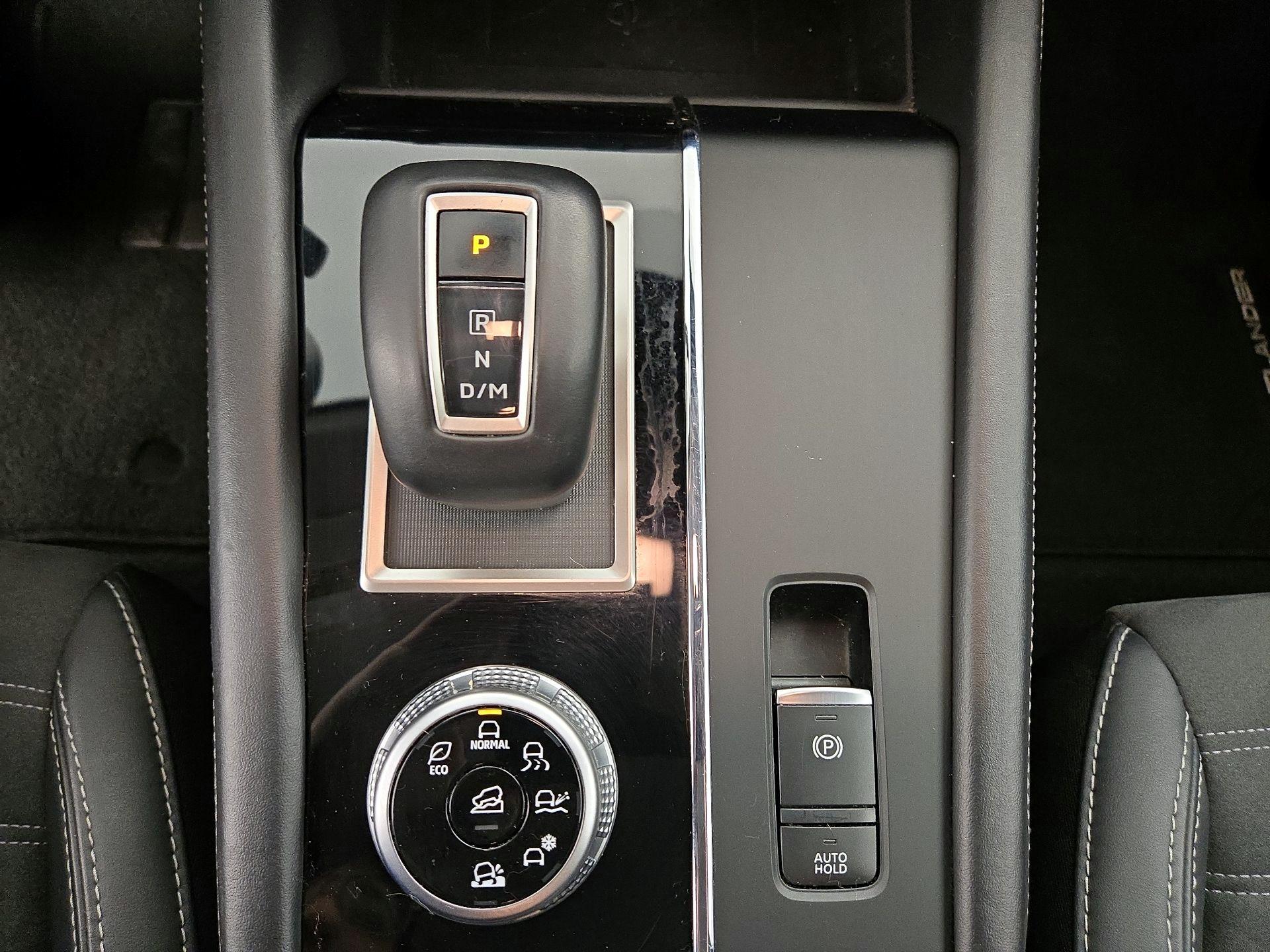 Thumbnail: 2024 Mitsubishi Outlander - 18