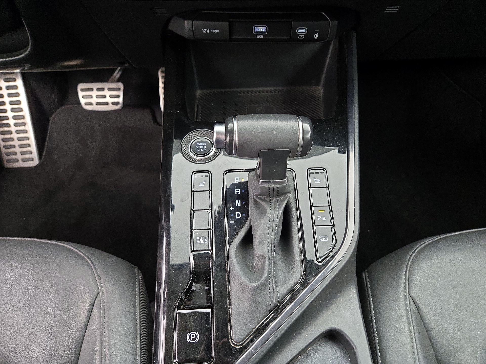 Thumbnail: 2023 Kia Niro - 18