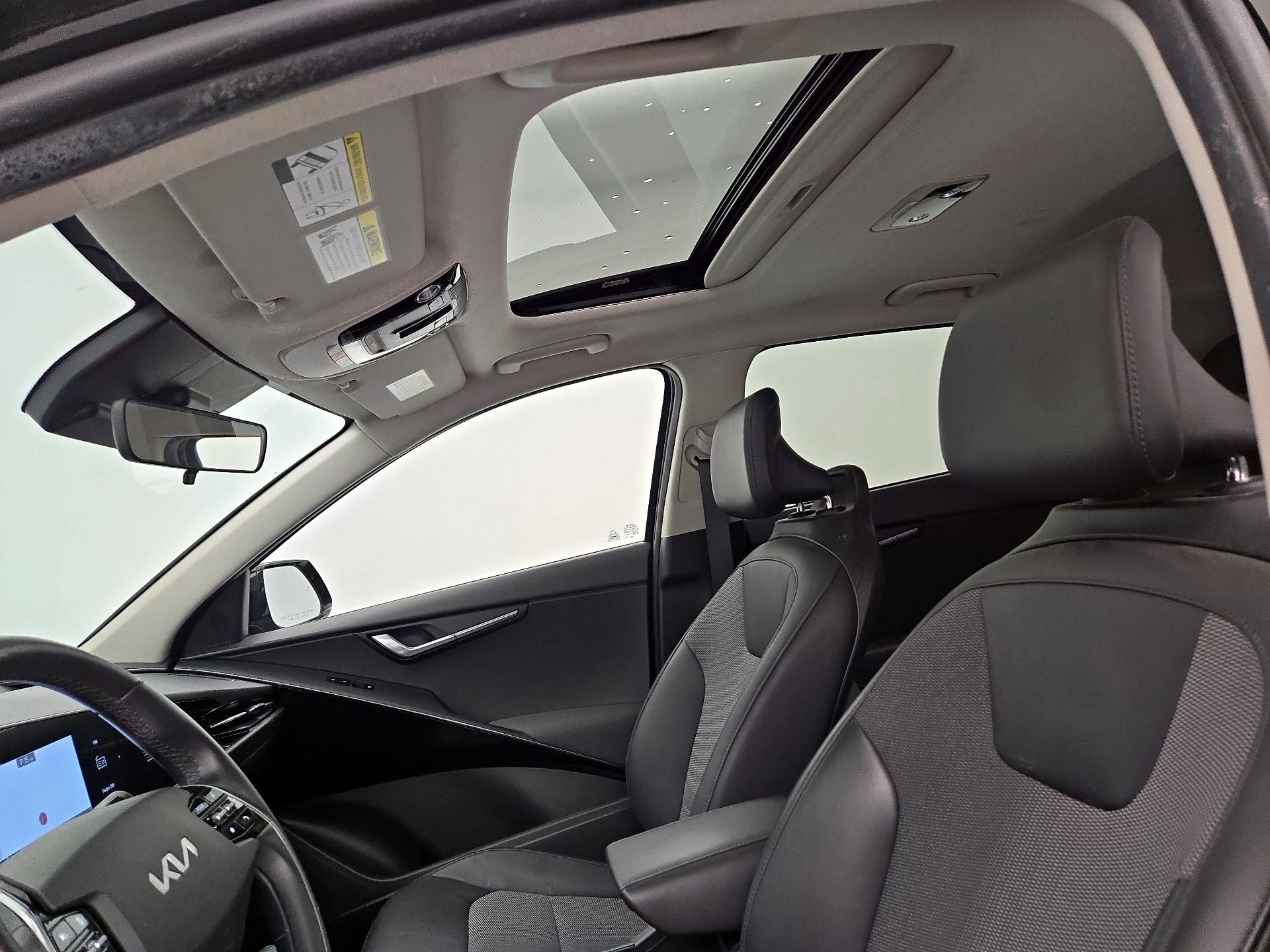 Thumbnail: 2023 Kia Niro - 20