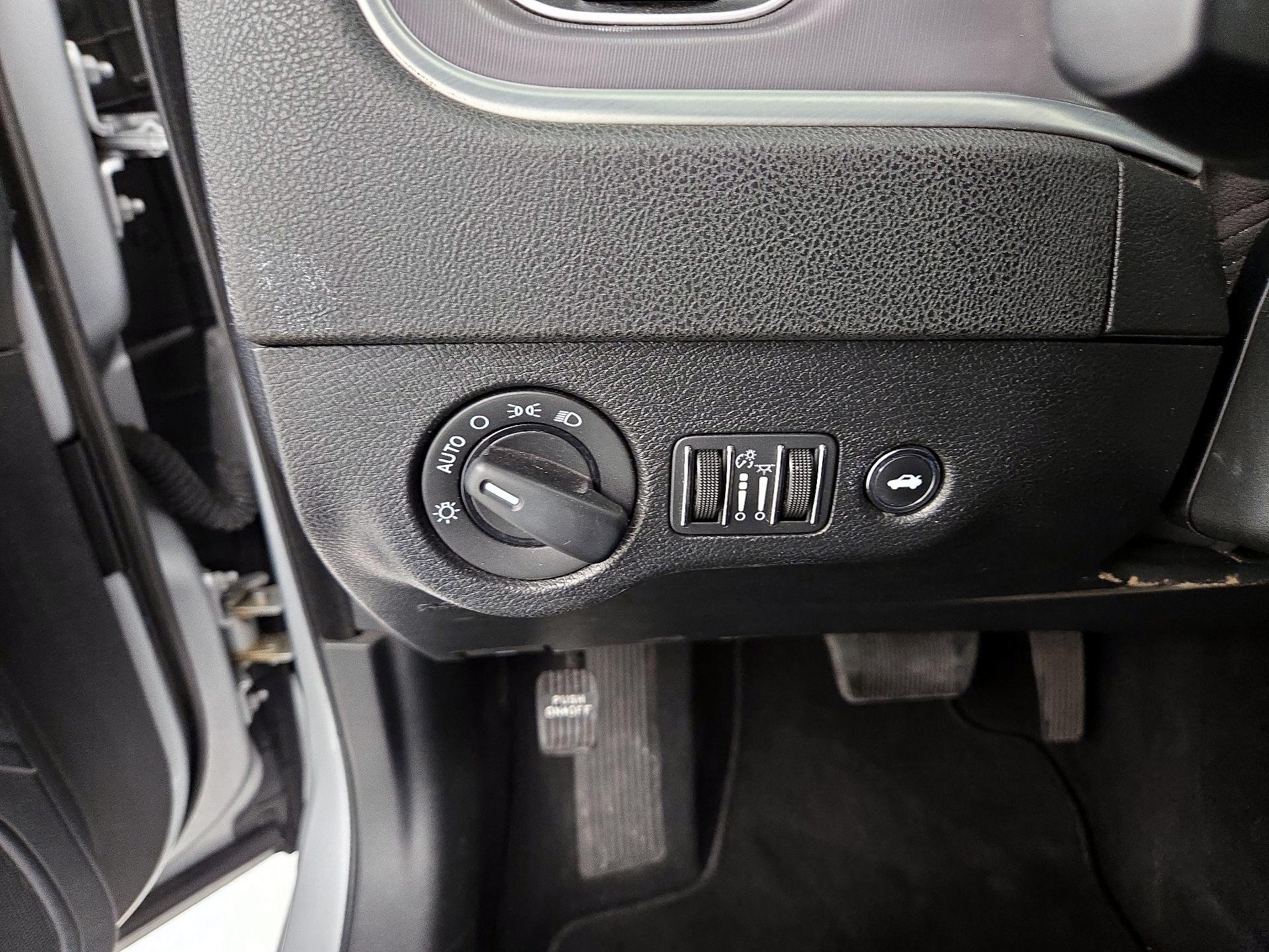 Thumbnail: 2022 Dodge Charger - 13