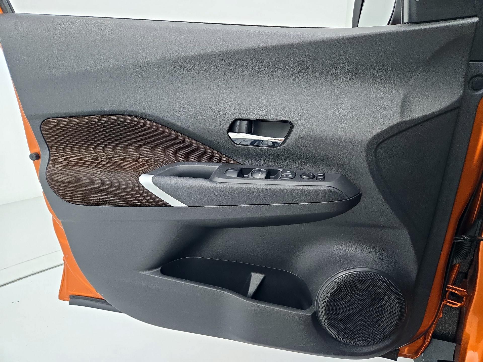 Thumbnail: 2023 Nissan Kicks - 12