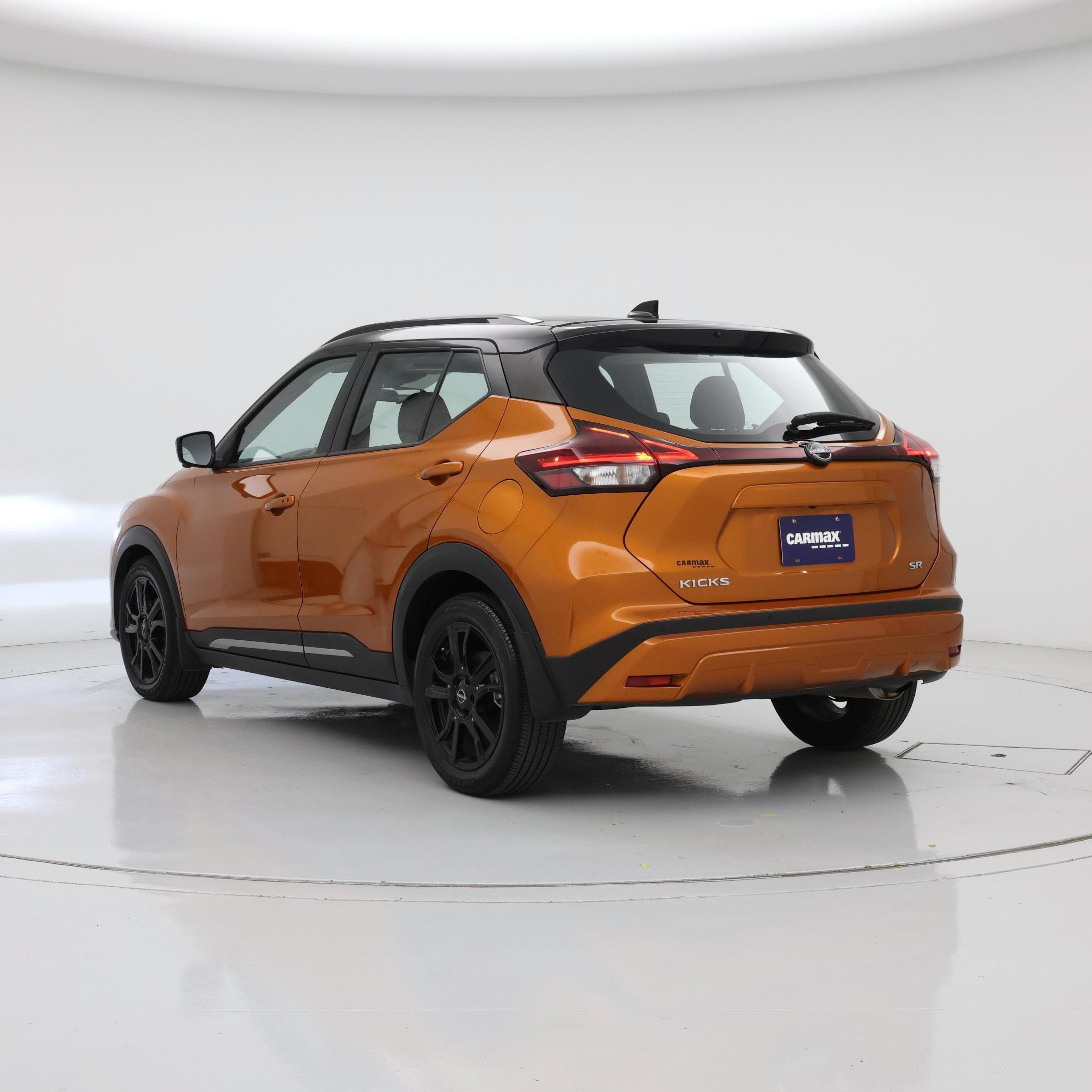 Thumbnail: 2023 Nissan Kicks - 2