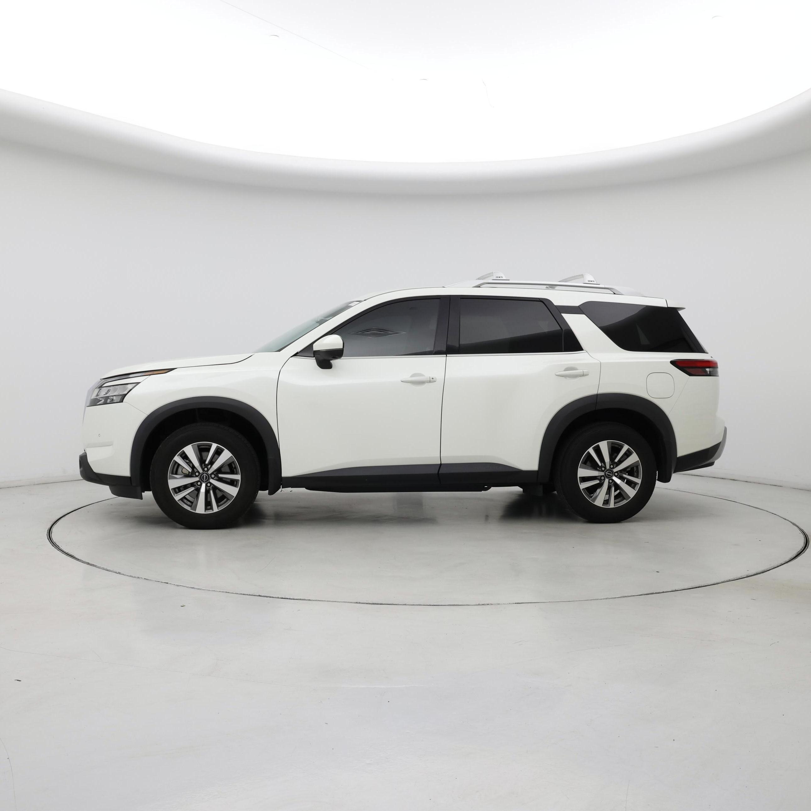 Thumbnail: 2023 Nissan Pathfinder - 3