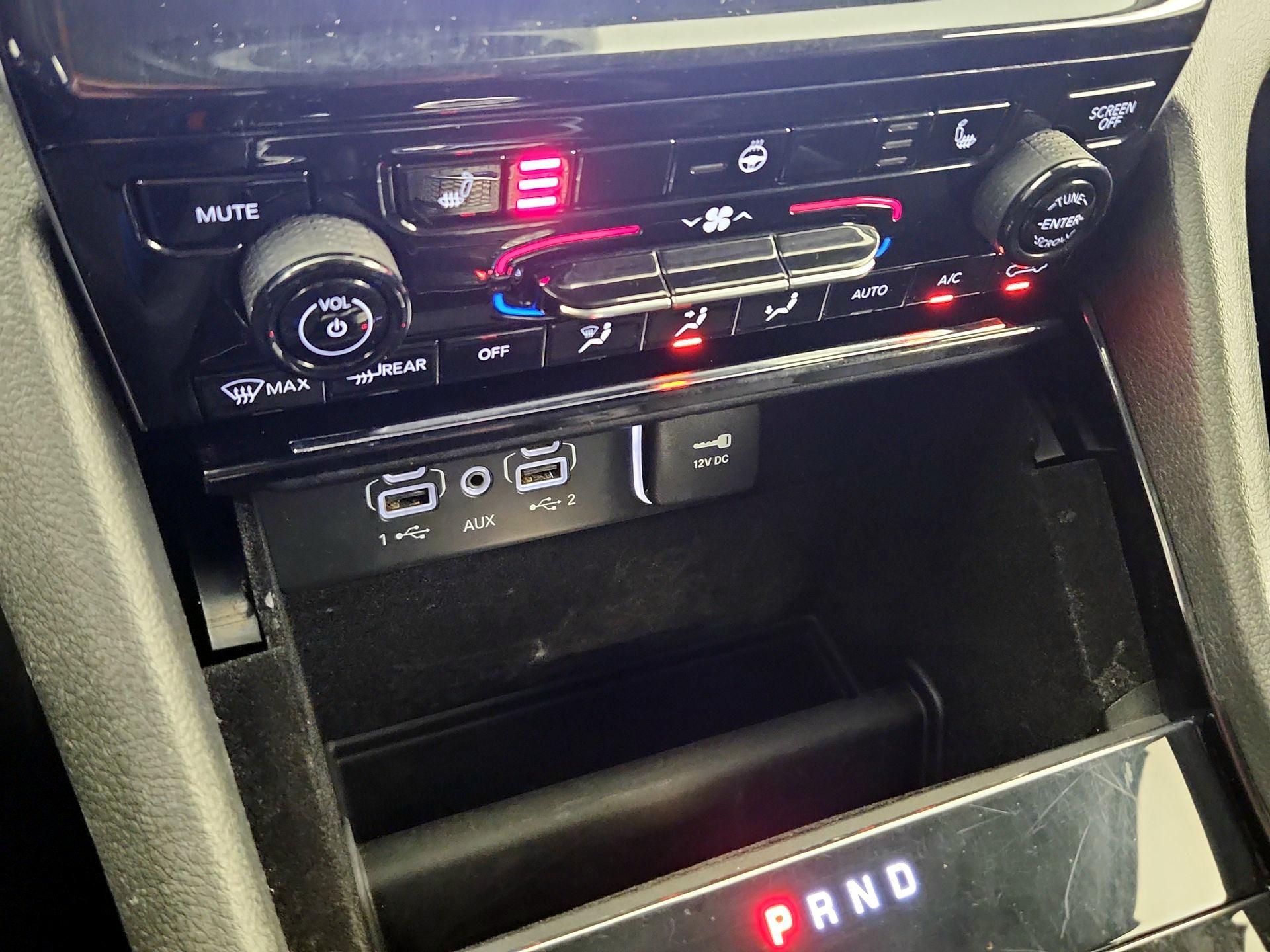 Thumbnail: 2022 Jeep Grand Cherokee - 16