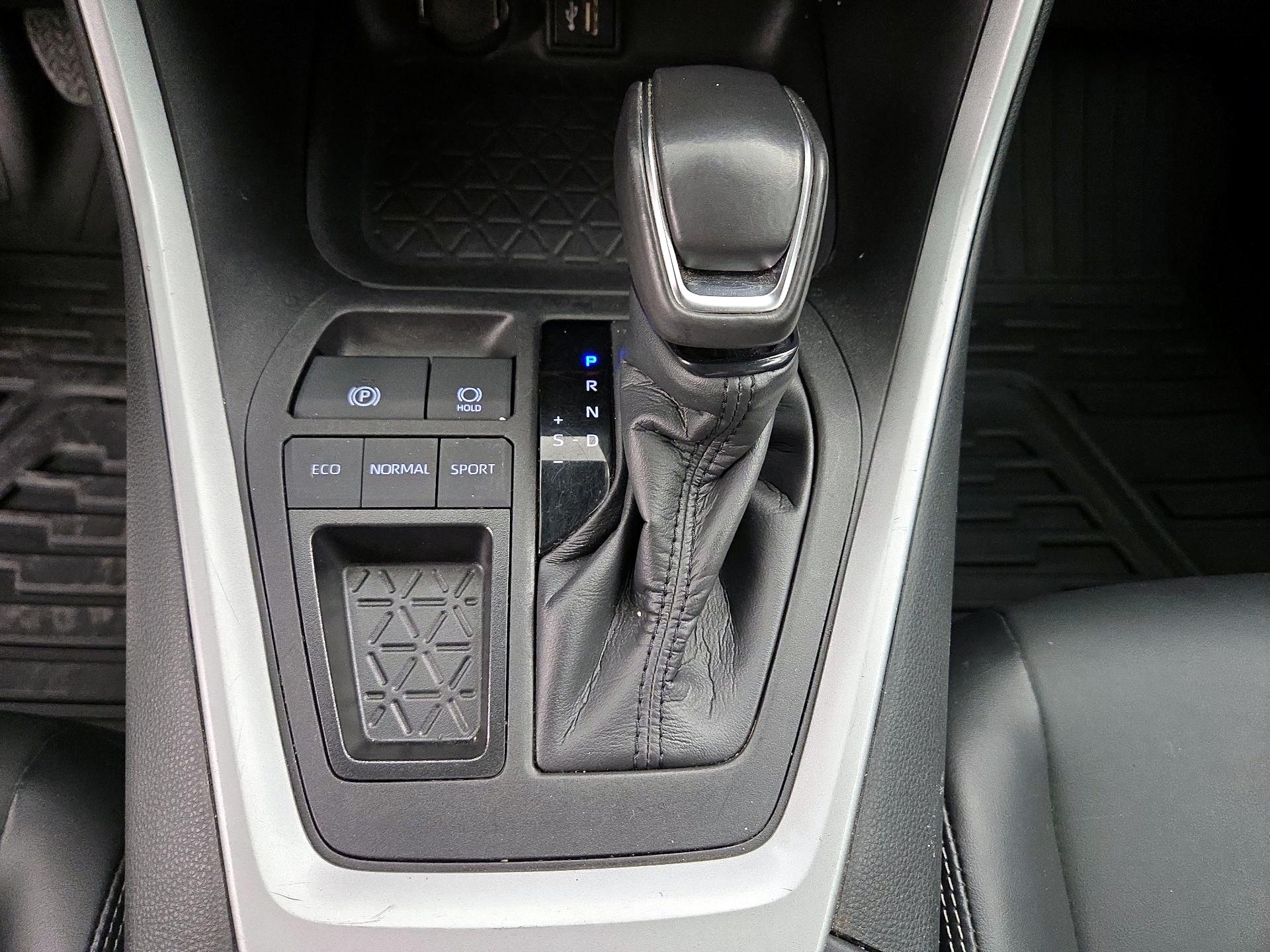 Thumbnail: 2023 Toyota RAV4 - 17