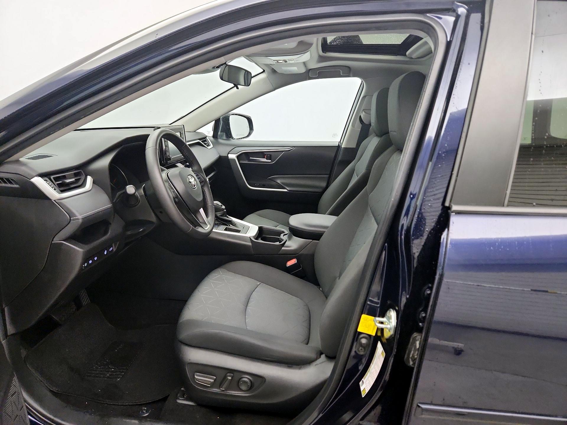 Thumbnail: 2021 Toyota RAV4 - 11