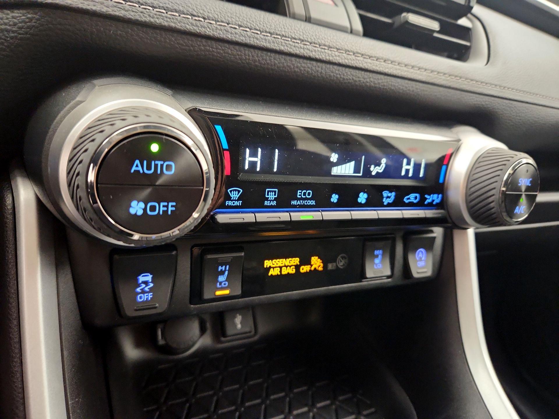 Thumbnail: 2021 Toyota RAV4 - 16