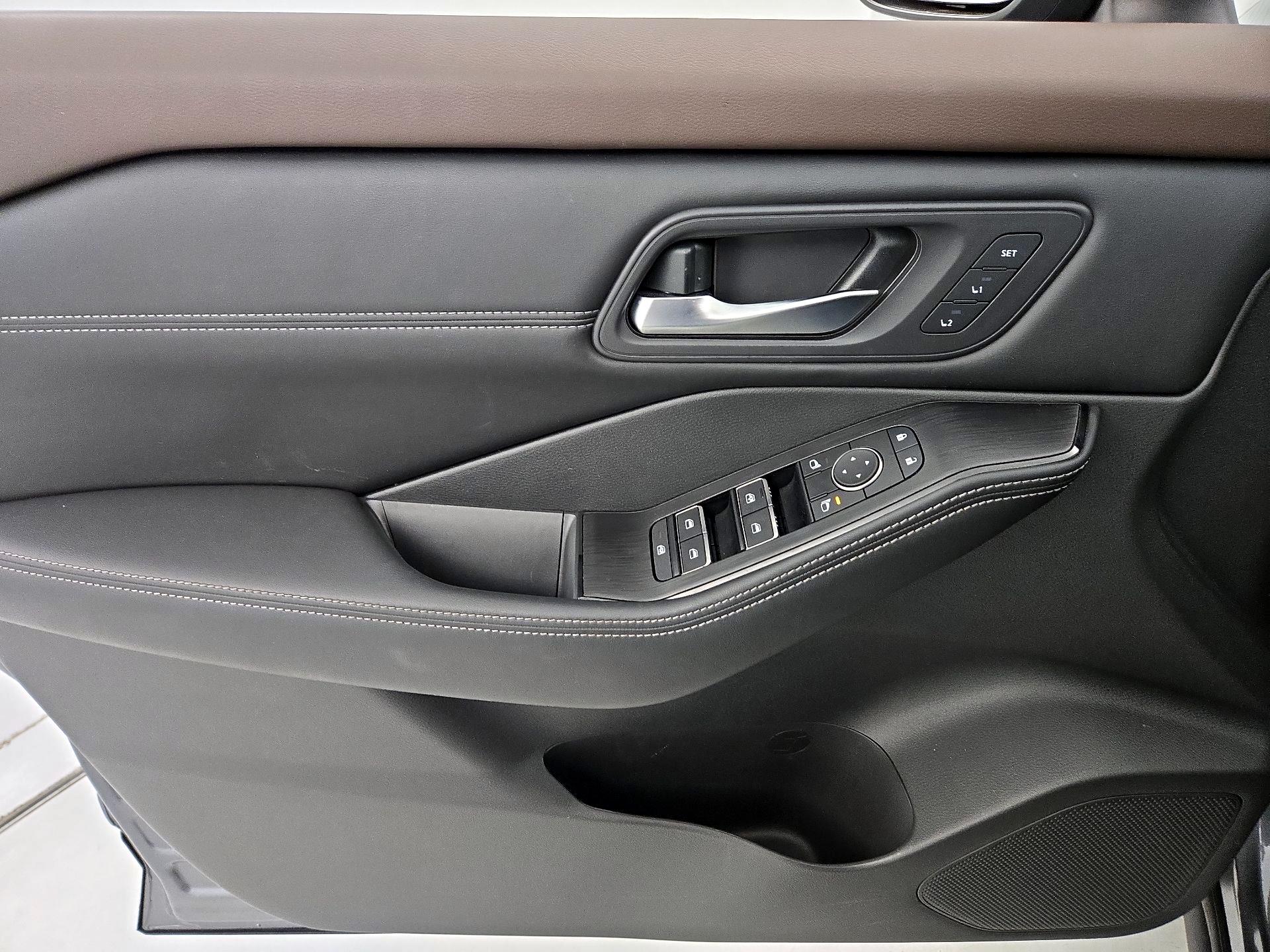 Thumbnail: 2023 Nissan Rogue - 12