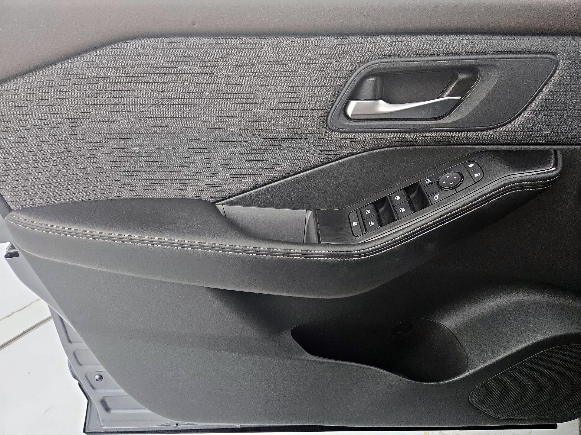 Thumbnail: 2022 Nissan Rogue - 12