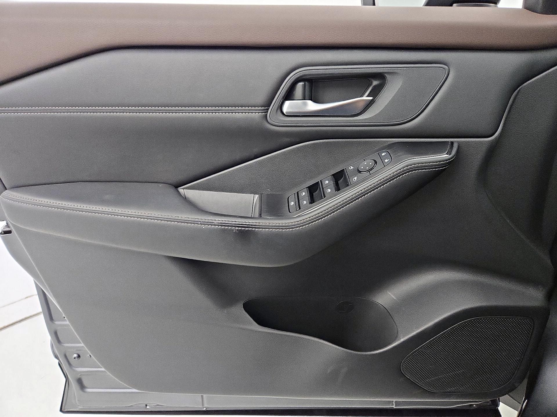 Thumbnail: 2023 Nissan Rogue - 12