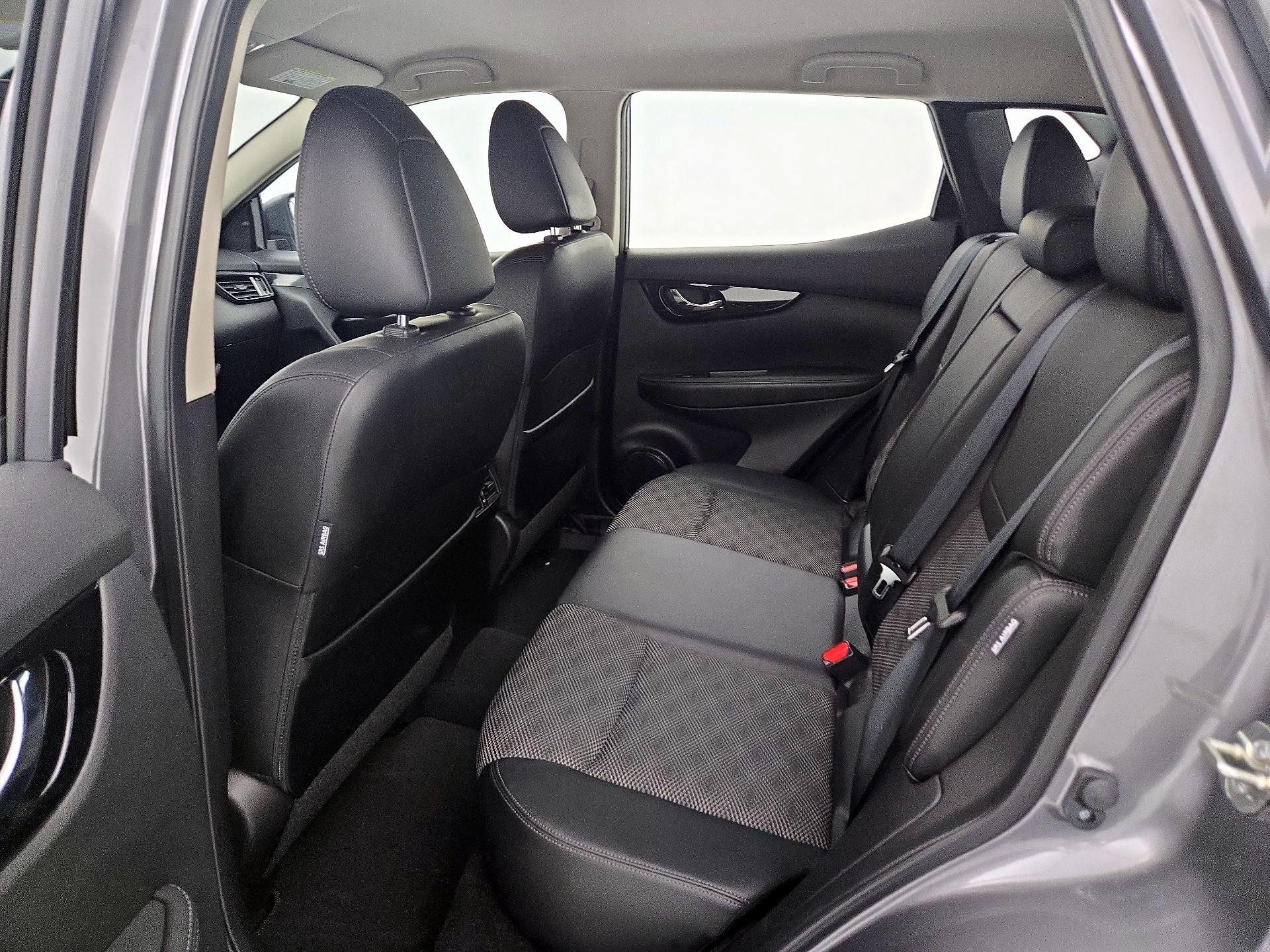 Thumbnail: 2022 Nissan Rogue Sport - 19