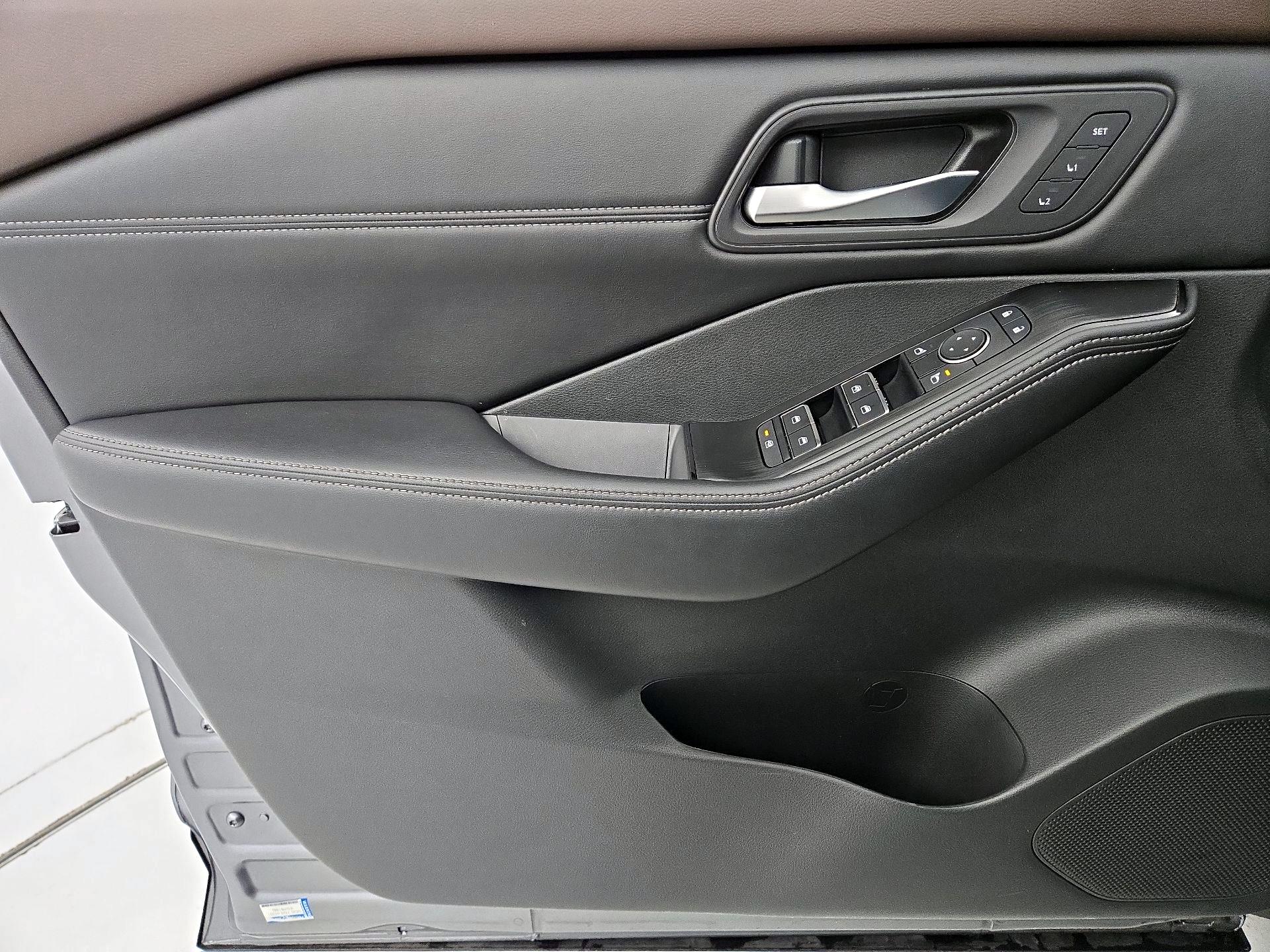 Thumbnail: 2022 Nissan Rogue - 12