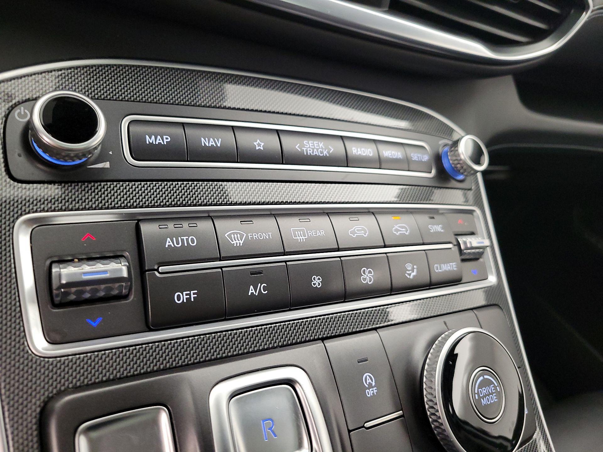 Thumbnail: 2022 Hyundai Santa Fe - 17