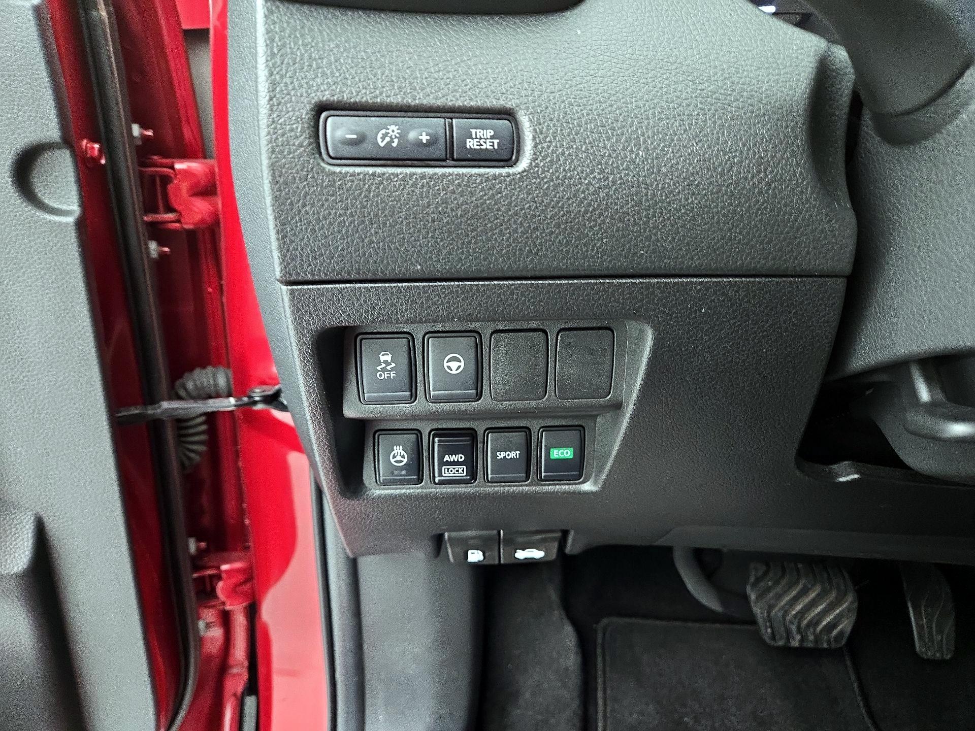 Thumbnail: 2022 Nissan Rogue Sport - 13