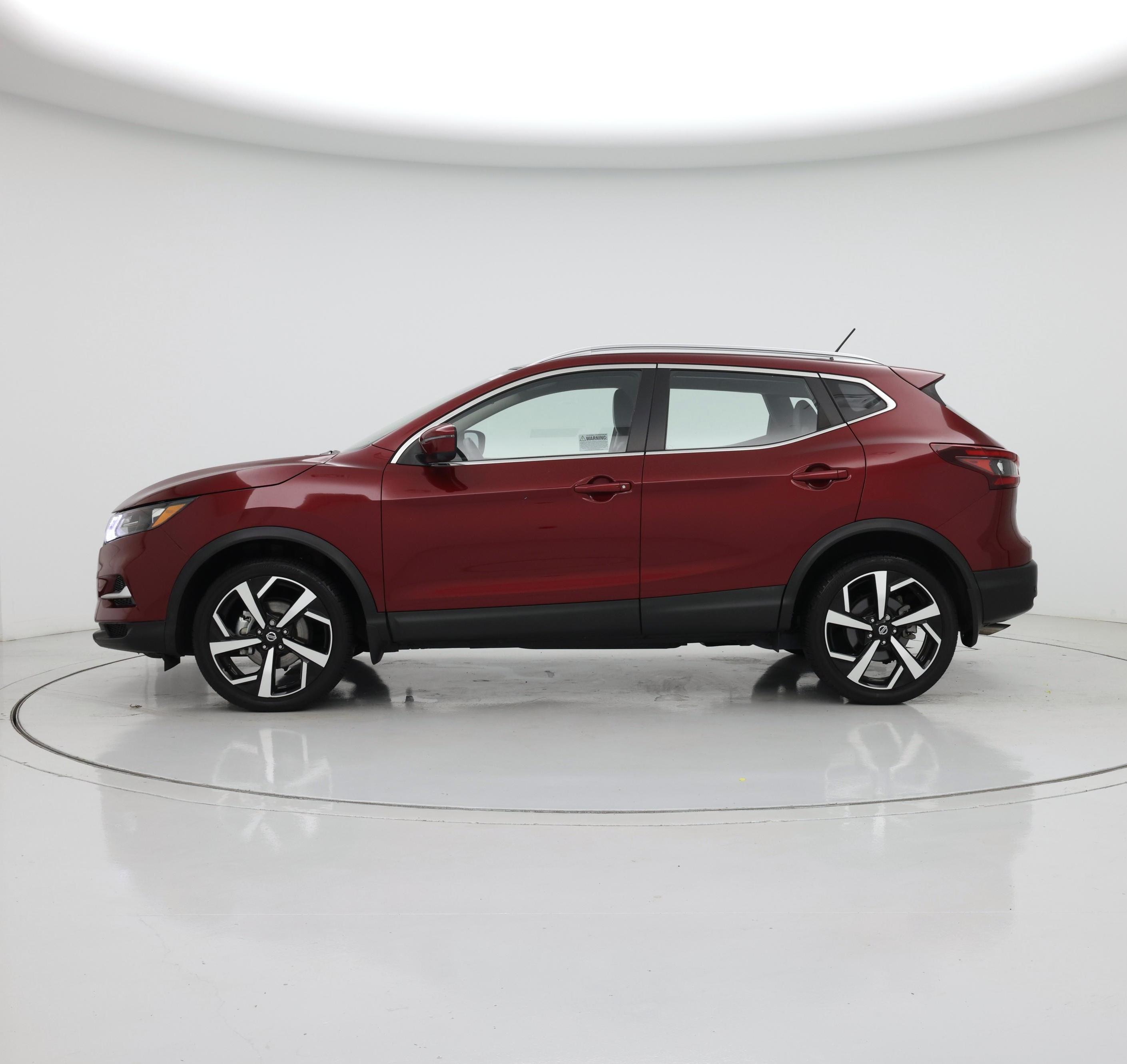 Thumbnail: 2022 Nissan Rogue Sport - 3