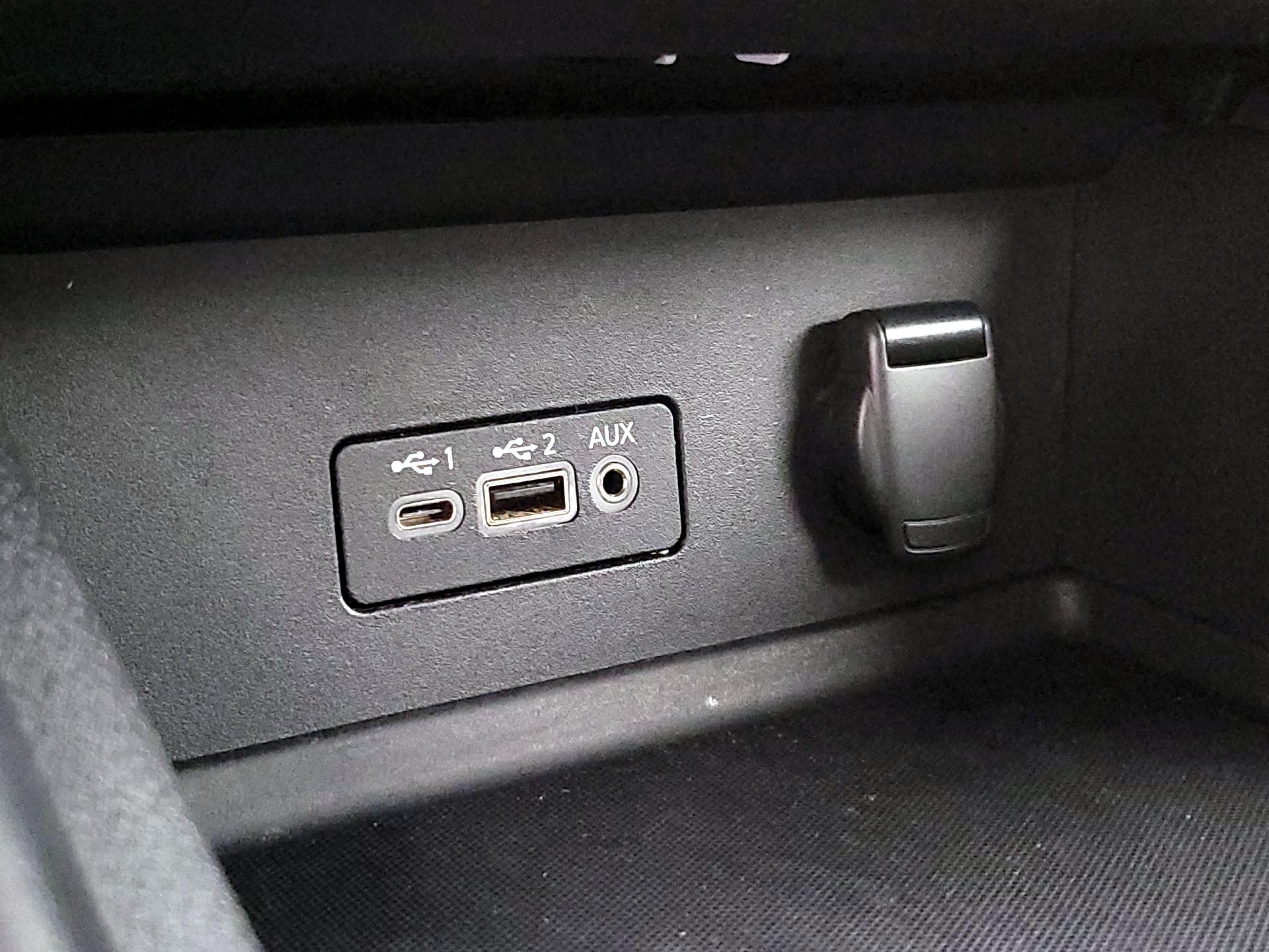 Thumbnail: 2020 Nissan Sentra - 18