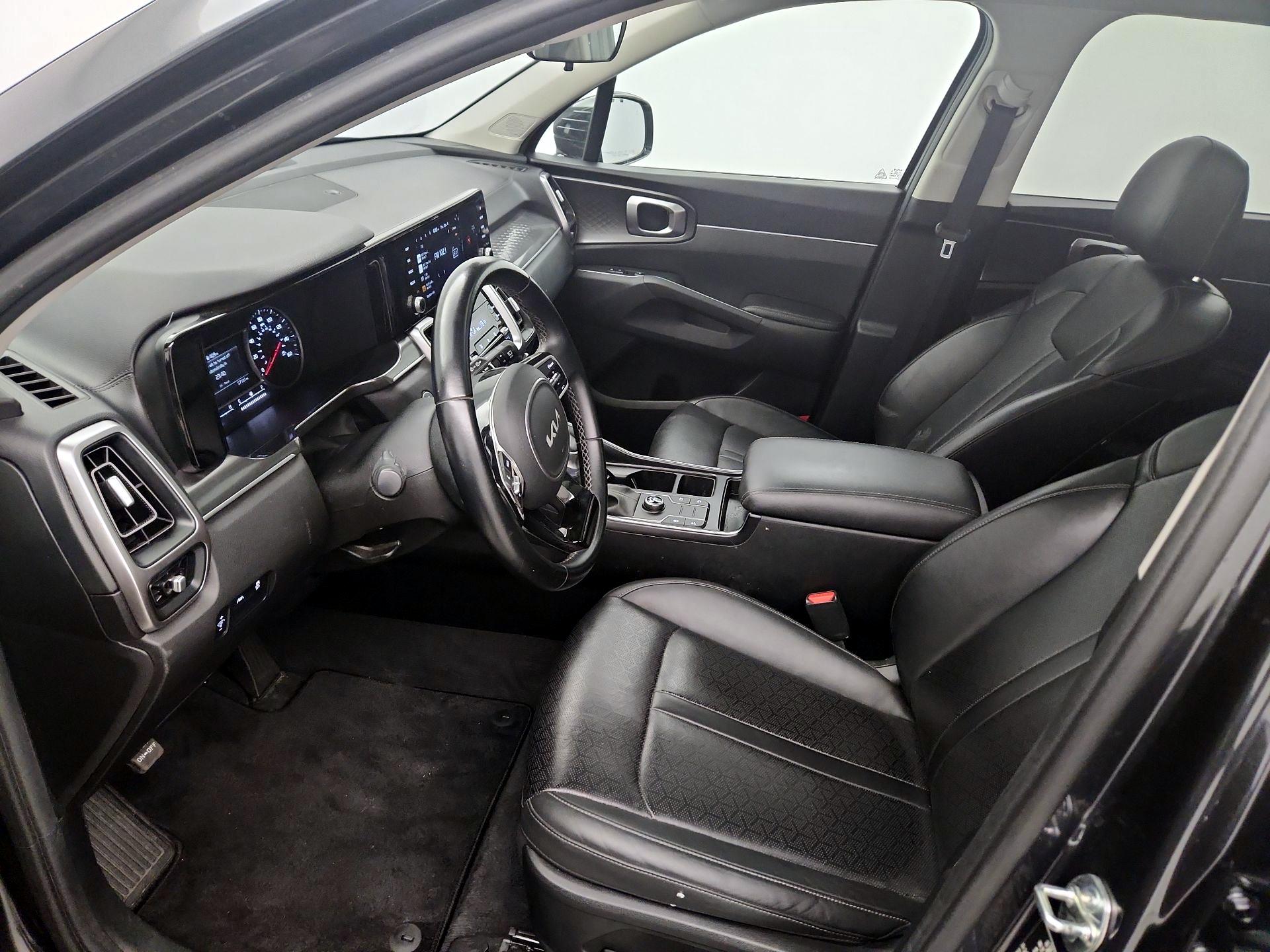 Thumbnail: 2023 Kia Sorento - 11