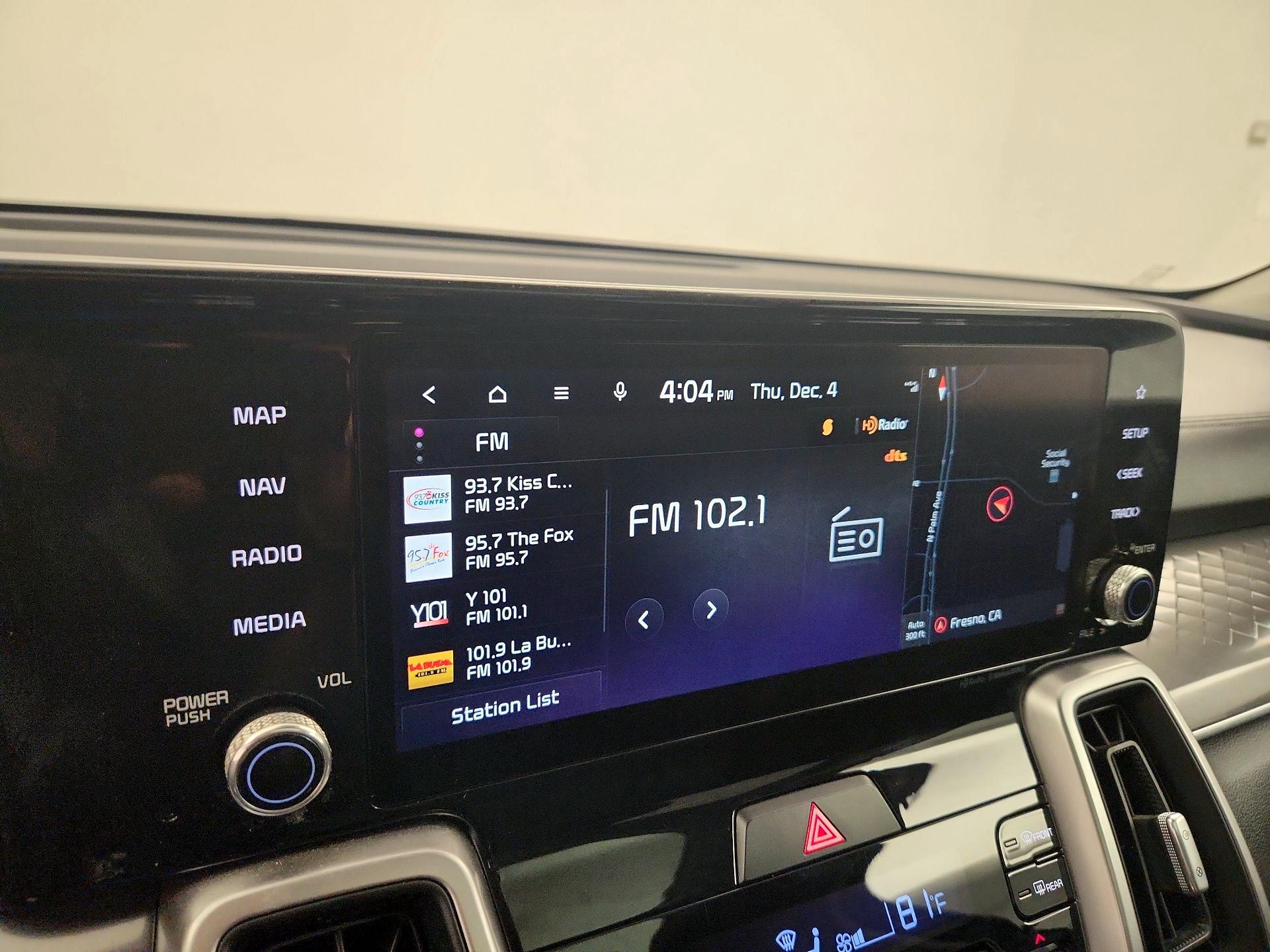 Thumbnail: 2023 Kia Sorento - 15