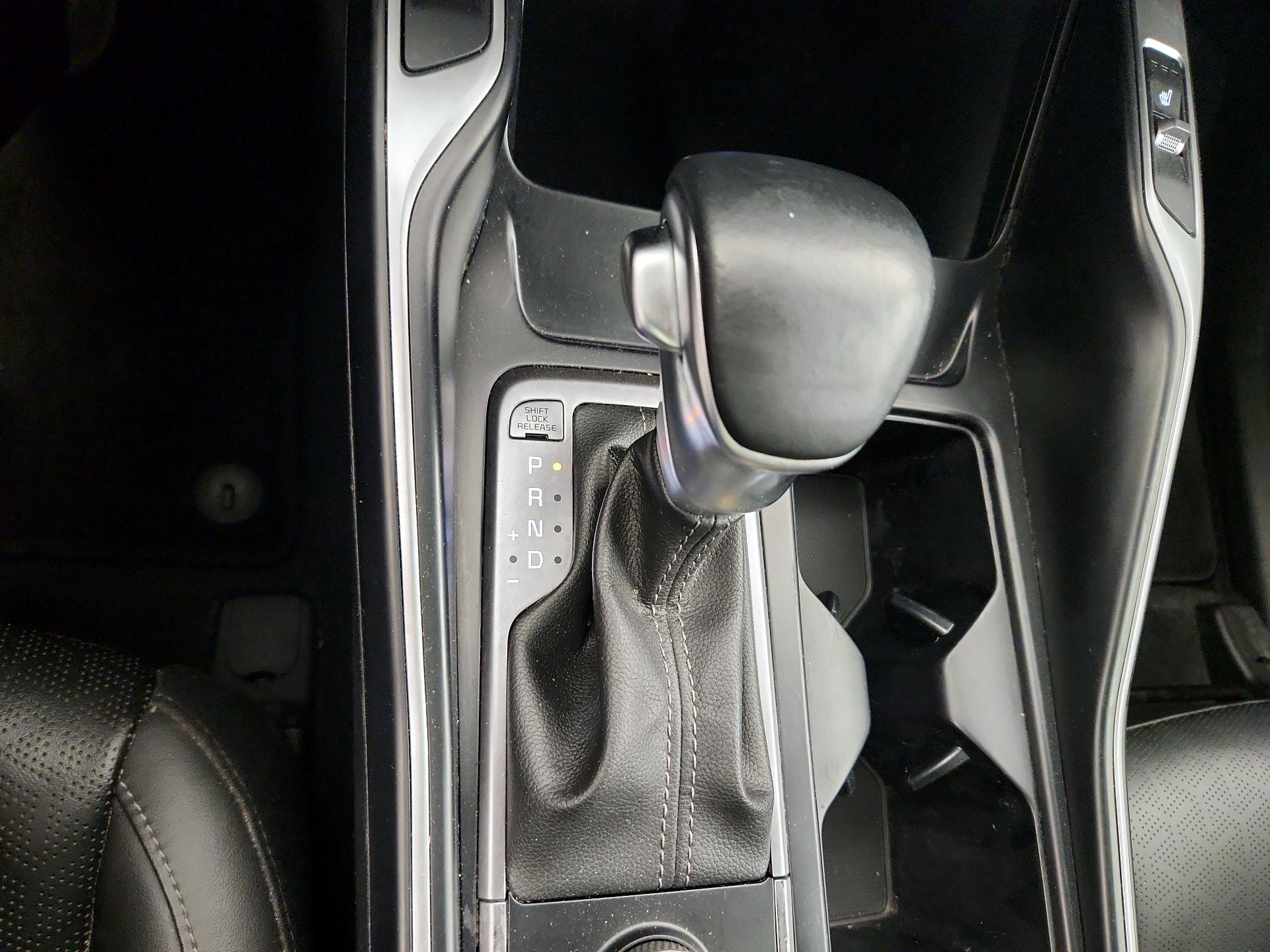 Thumbnail: 2023 Kia Sorento - 17