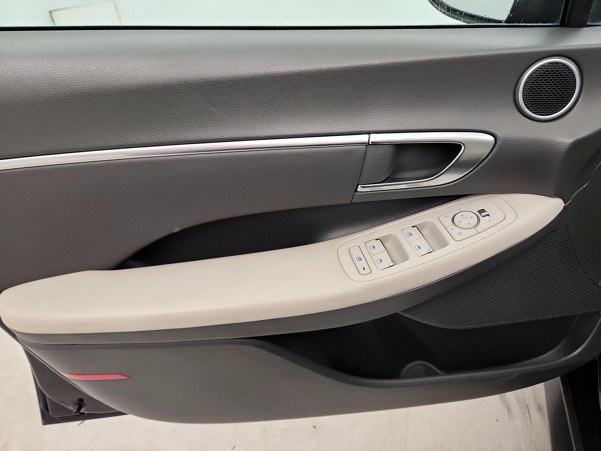 Thumbnail: 2023 Hyundai Sonata - 12