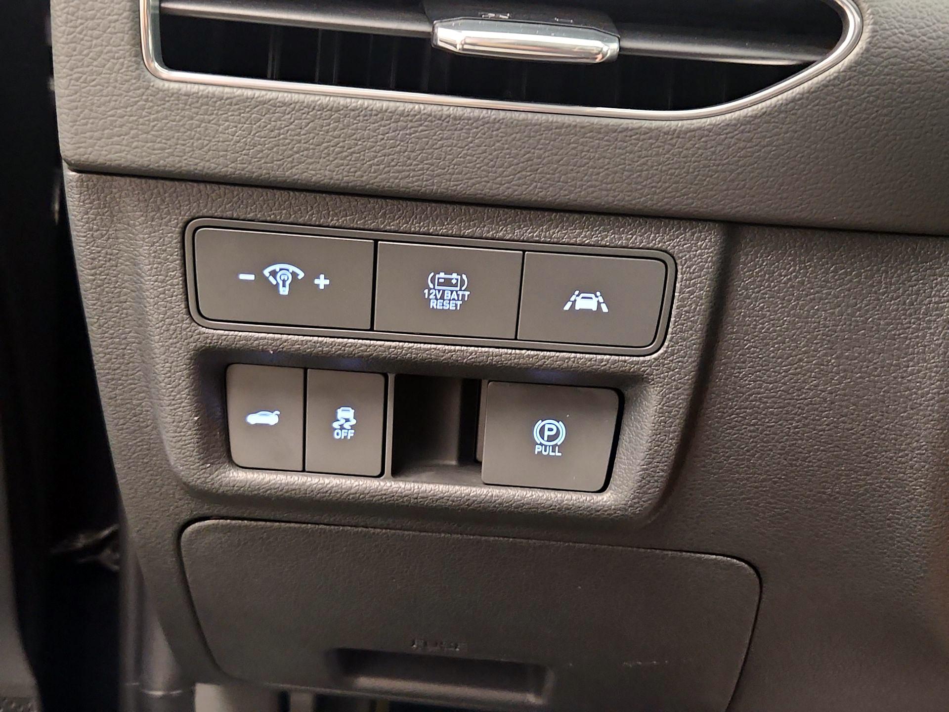 Thumbnail: 2023 Hyundai Sonata - 13