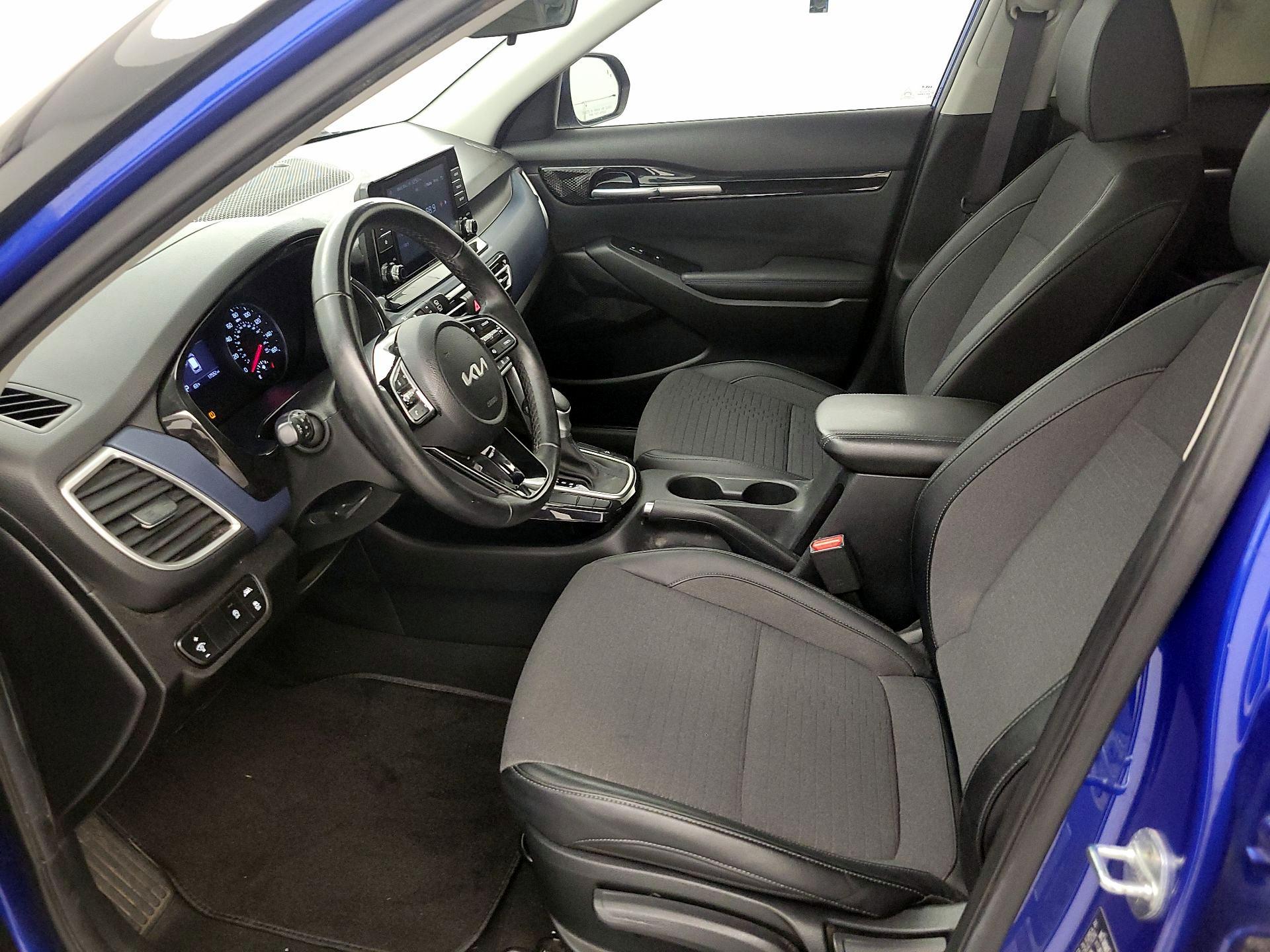 Thumbnail: 2023 Kia Seltos - 11