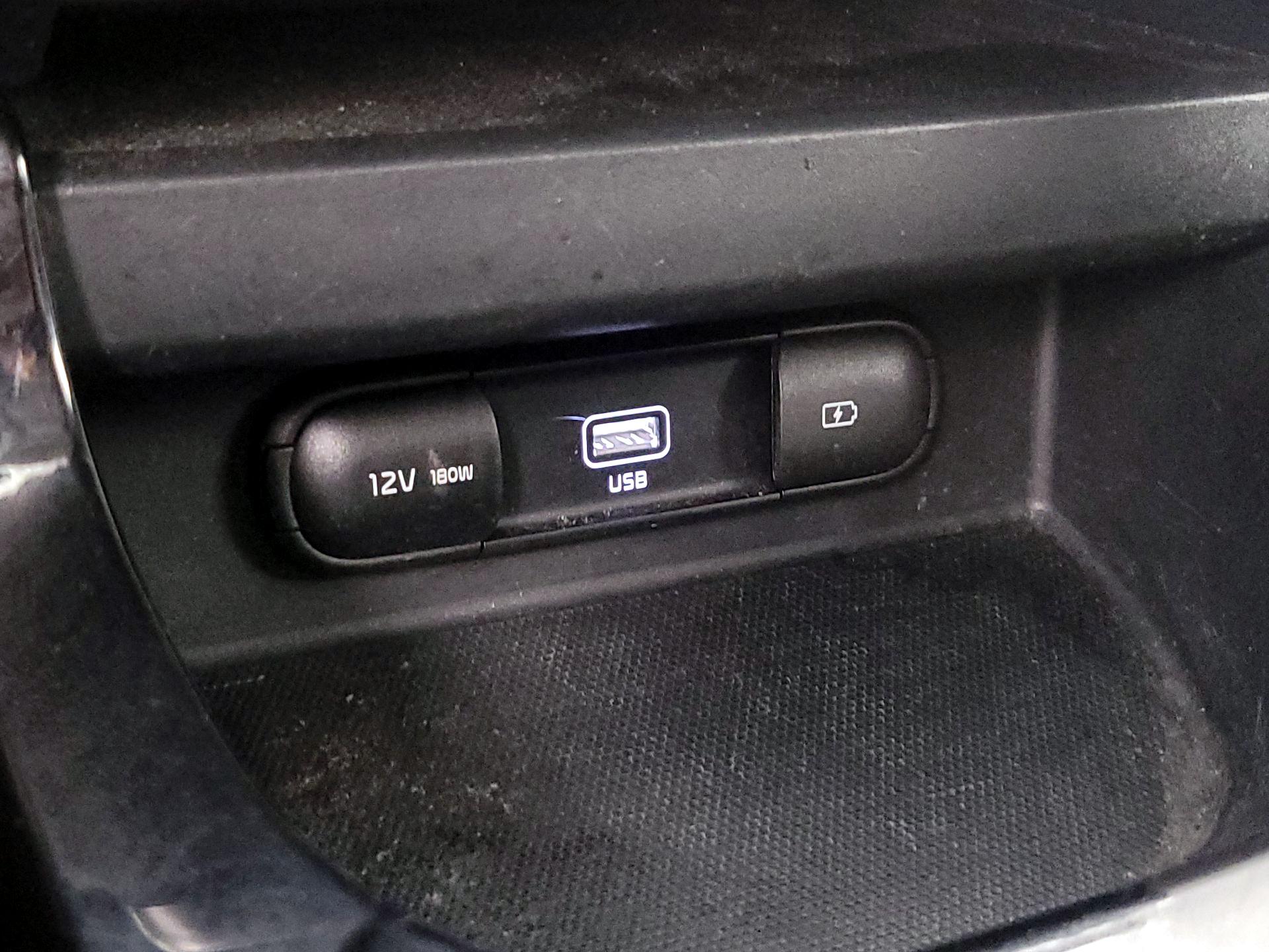 Thumbnail: 2023 Kia Seltos - 18