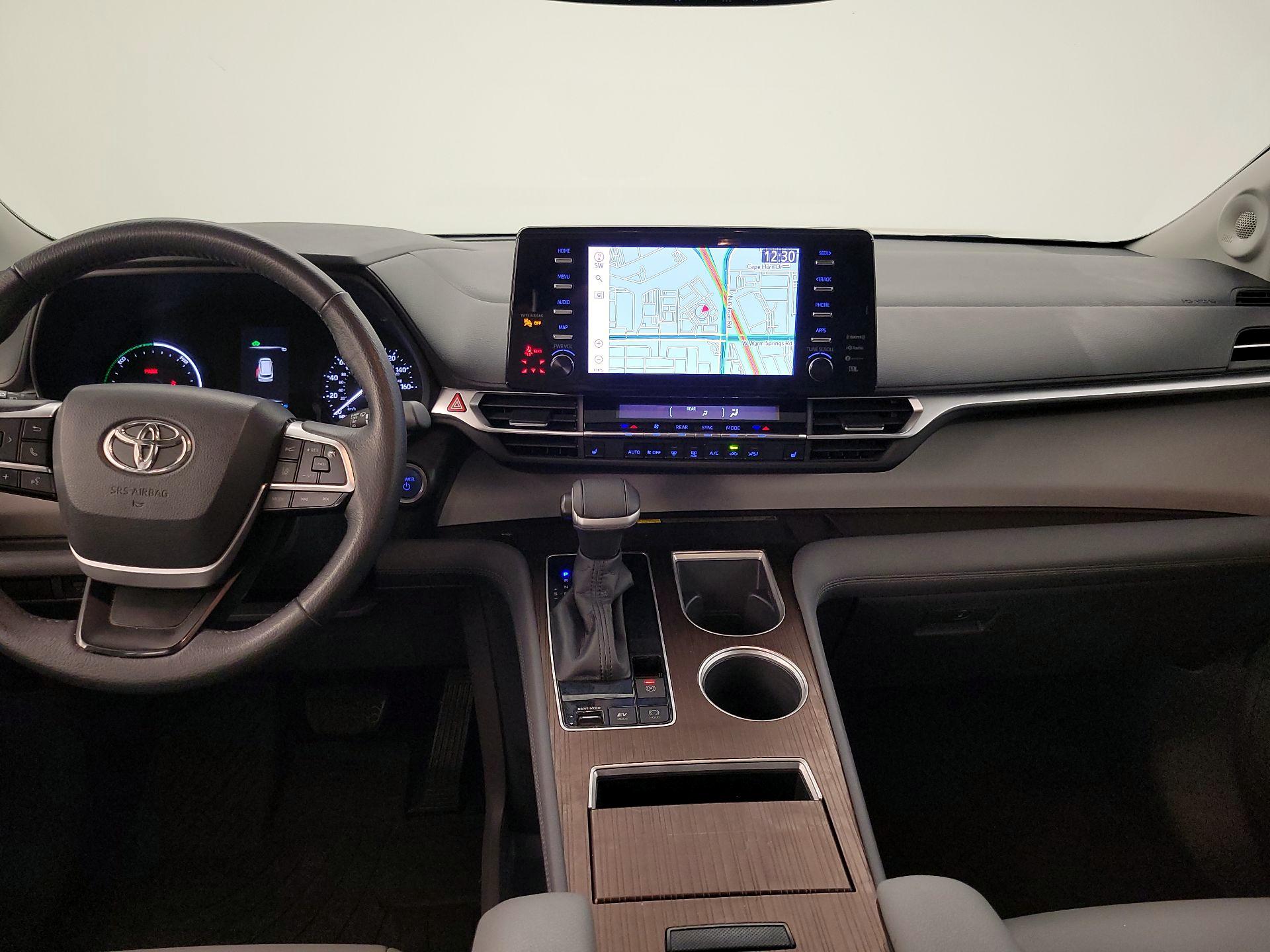 Thumbnail: 2022 Toyota Sienna - 9