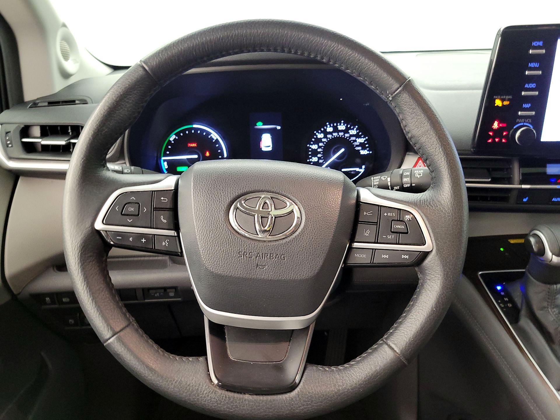 Thumbnail: 2022 Toyota Sienna - 10