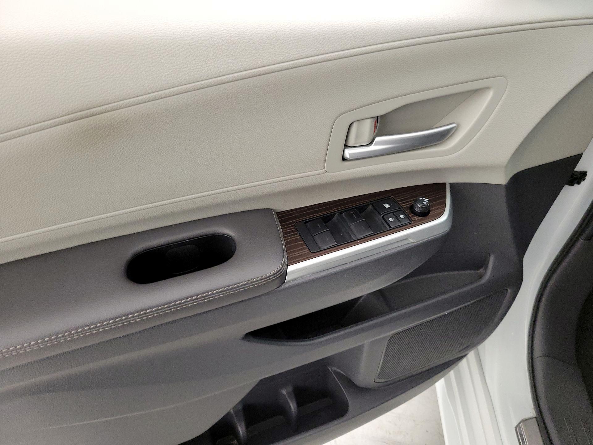 Thumbnail: 2022 Toyota Sienna - 12