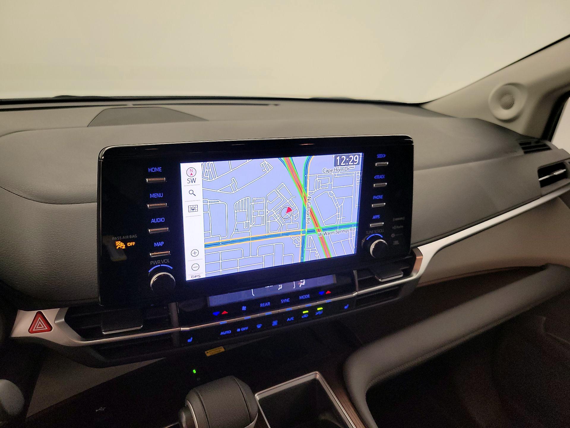 Thumbnail: 2022 Toyota Sienna - 14