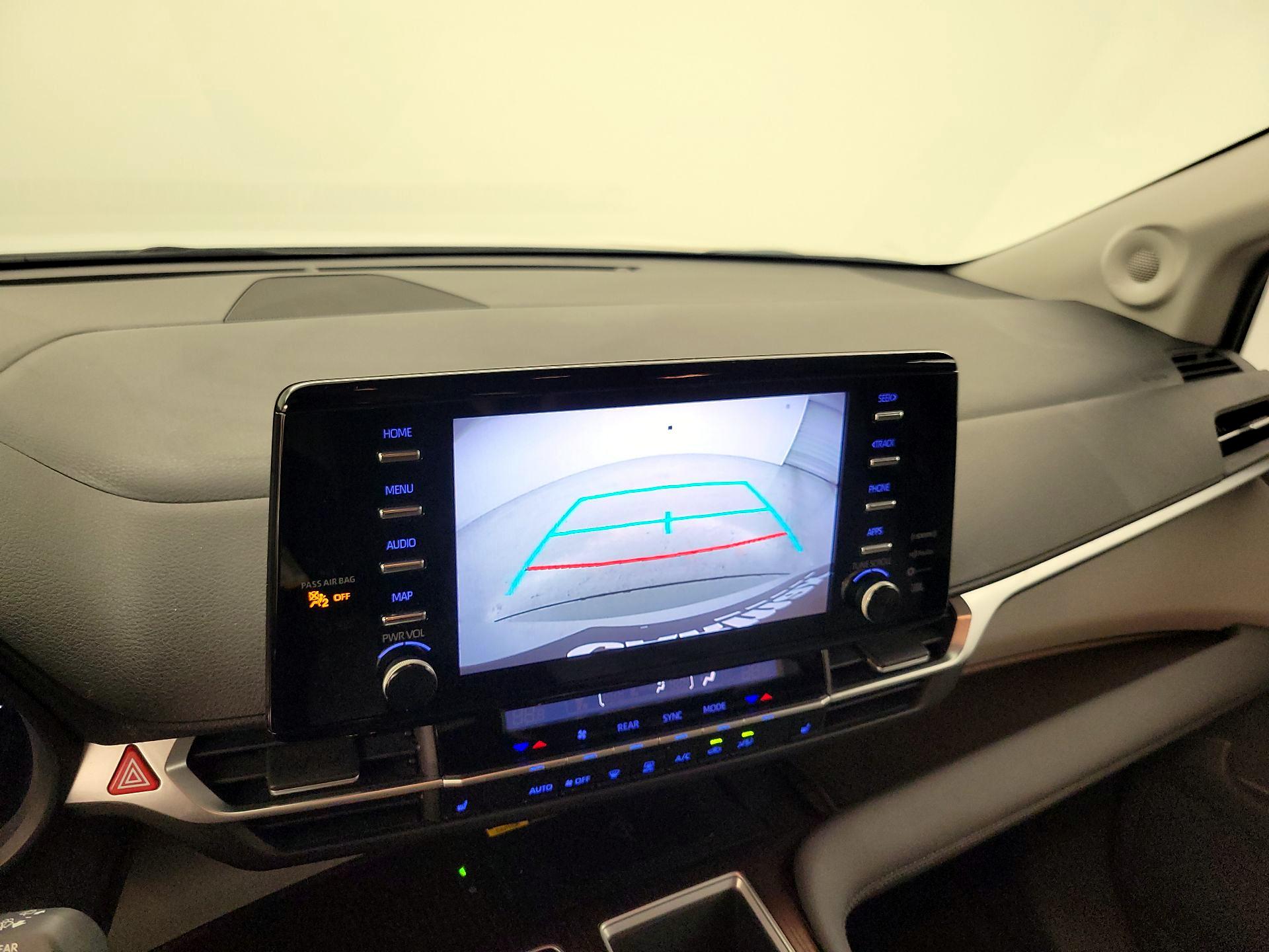 Thumbnail: 2022 Toyota Sienna - 15