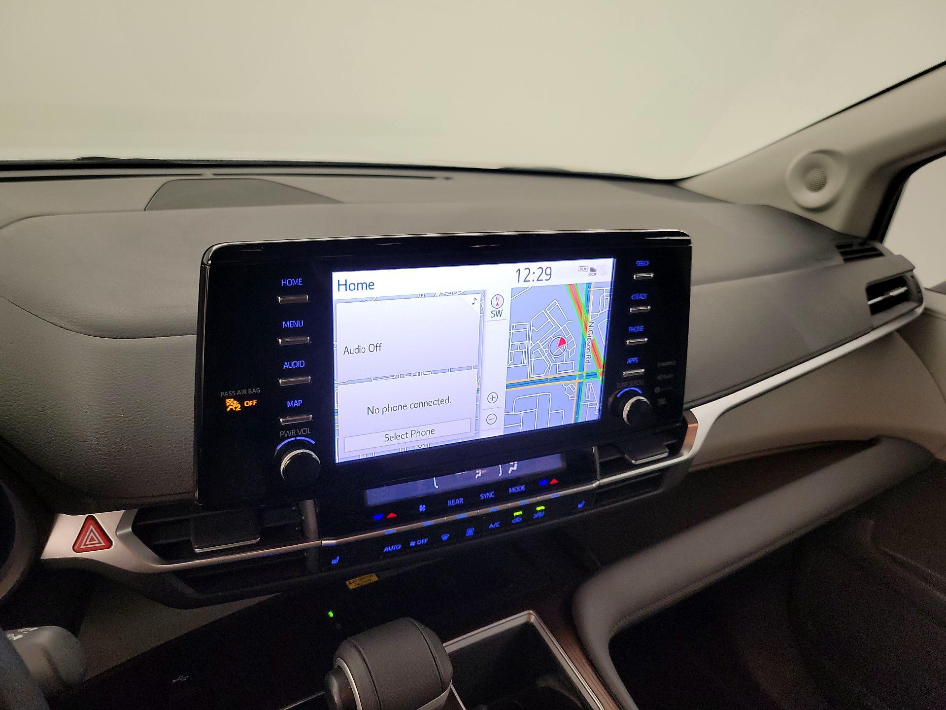 Thumbnail: 2022 Toyota Sienna - 16