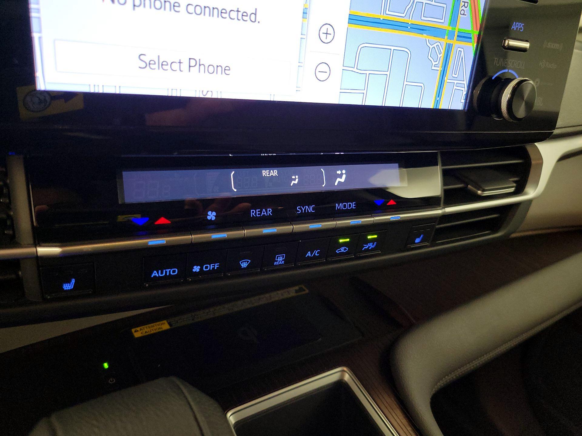 Thumbnail: 2022 Toyota Sienna - 17