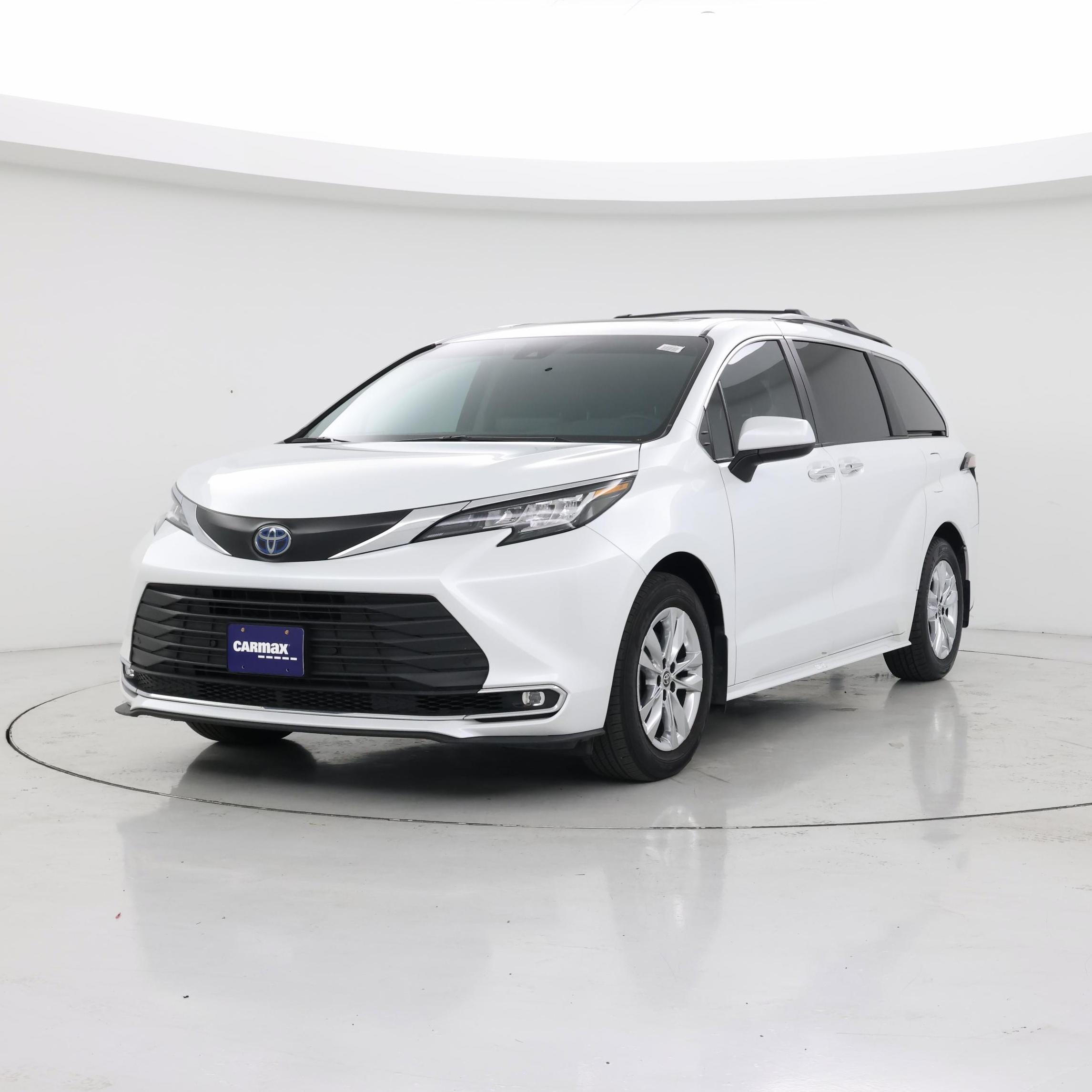 Thumbnail: 2022 Toyota Sienna - 4