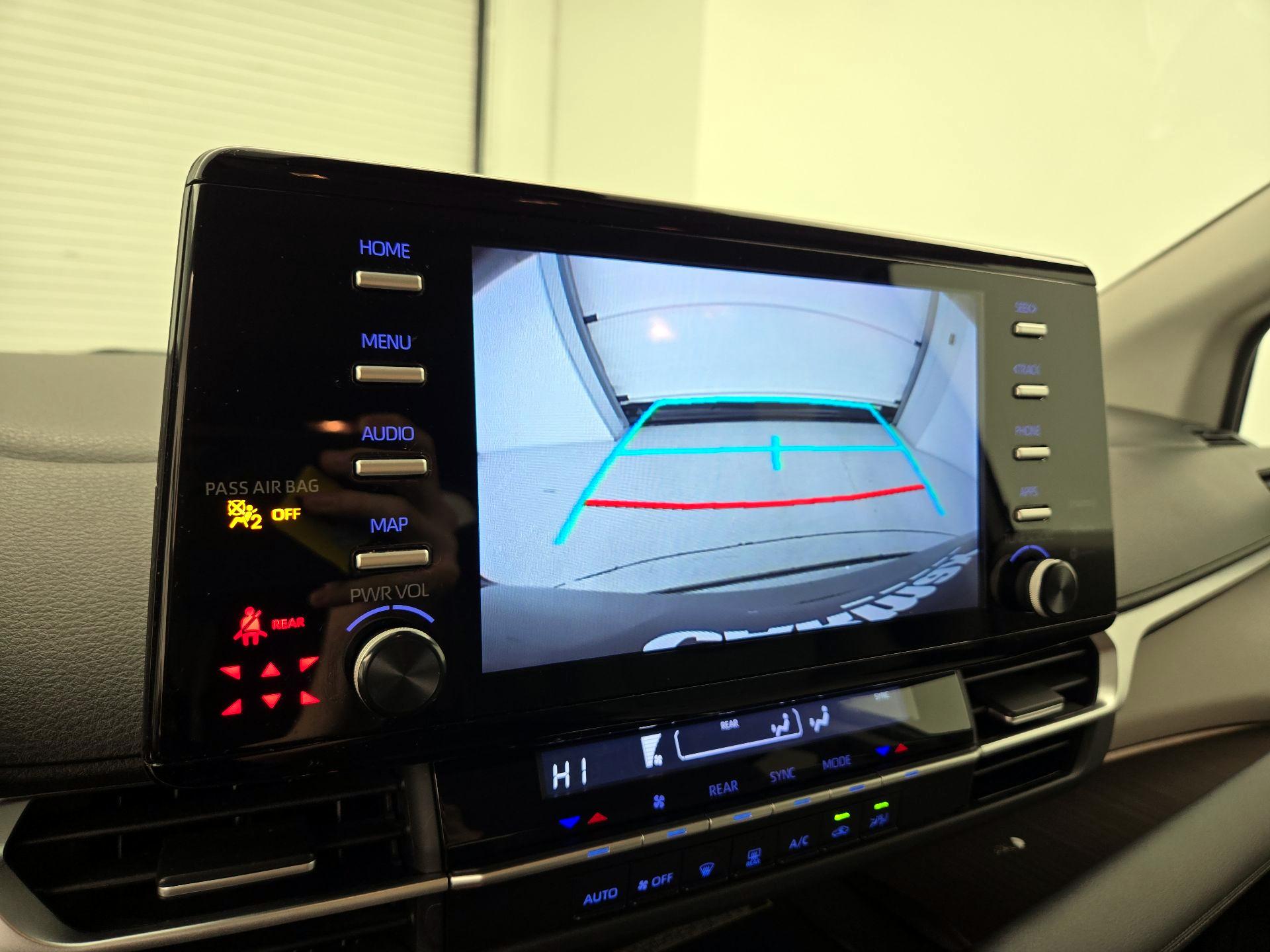 Thumbnail: 2022 Toyota Sienna - 14