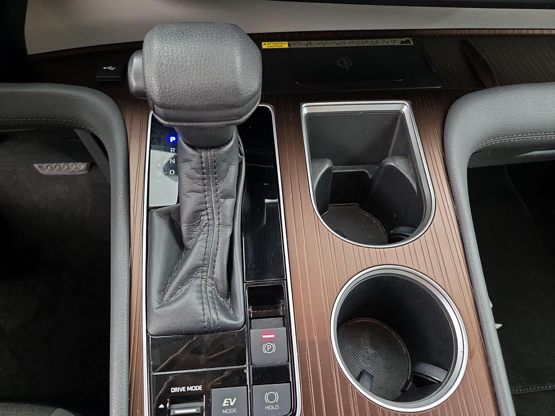 Thumbnail: 2022 Toyota Sienna - 17