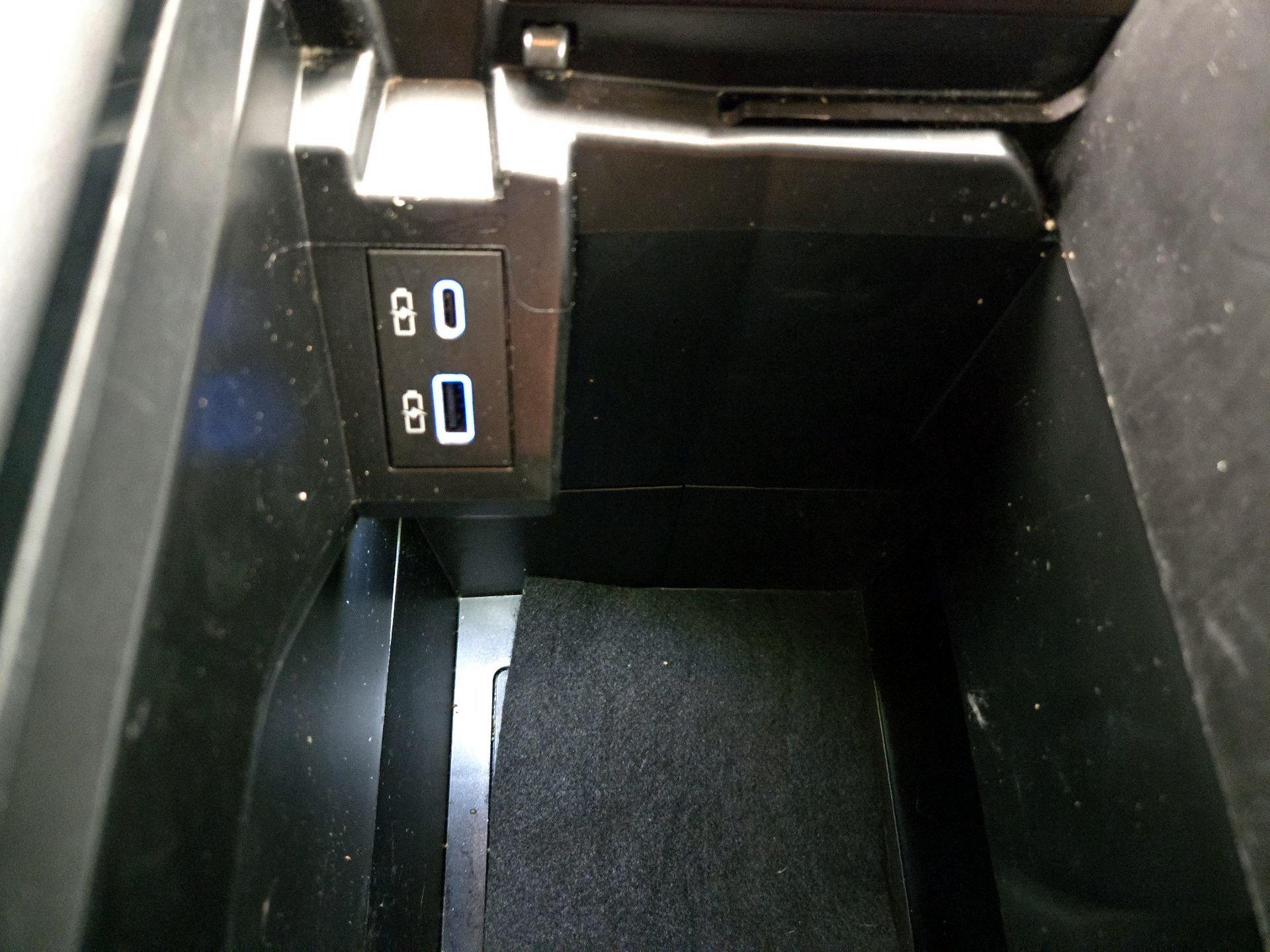 Thumbnail: 2022 Toyota Sienna - 18