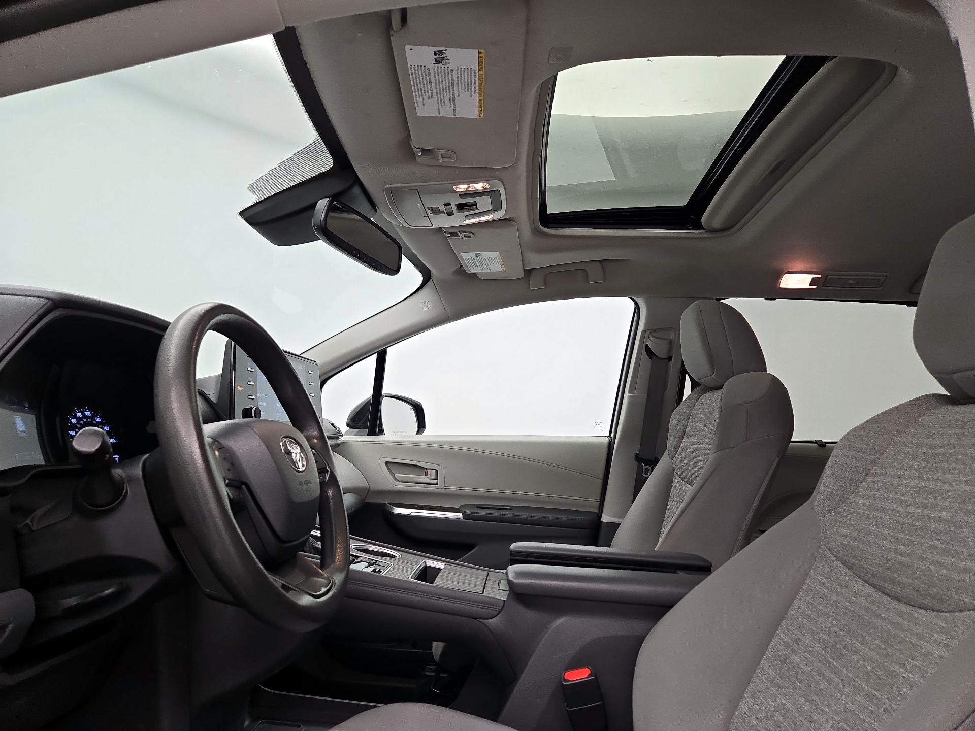 Thumbnail: 2022 Toyota Sienna - 19