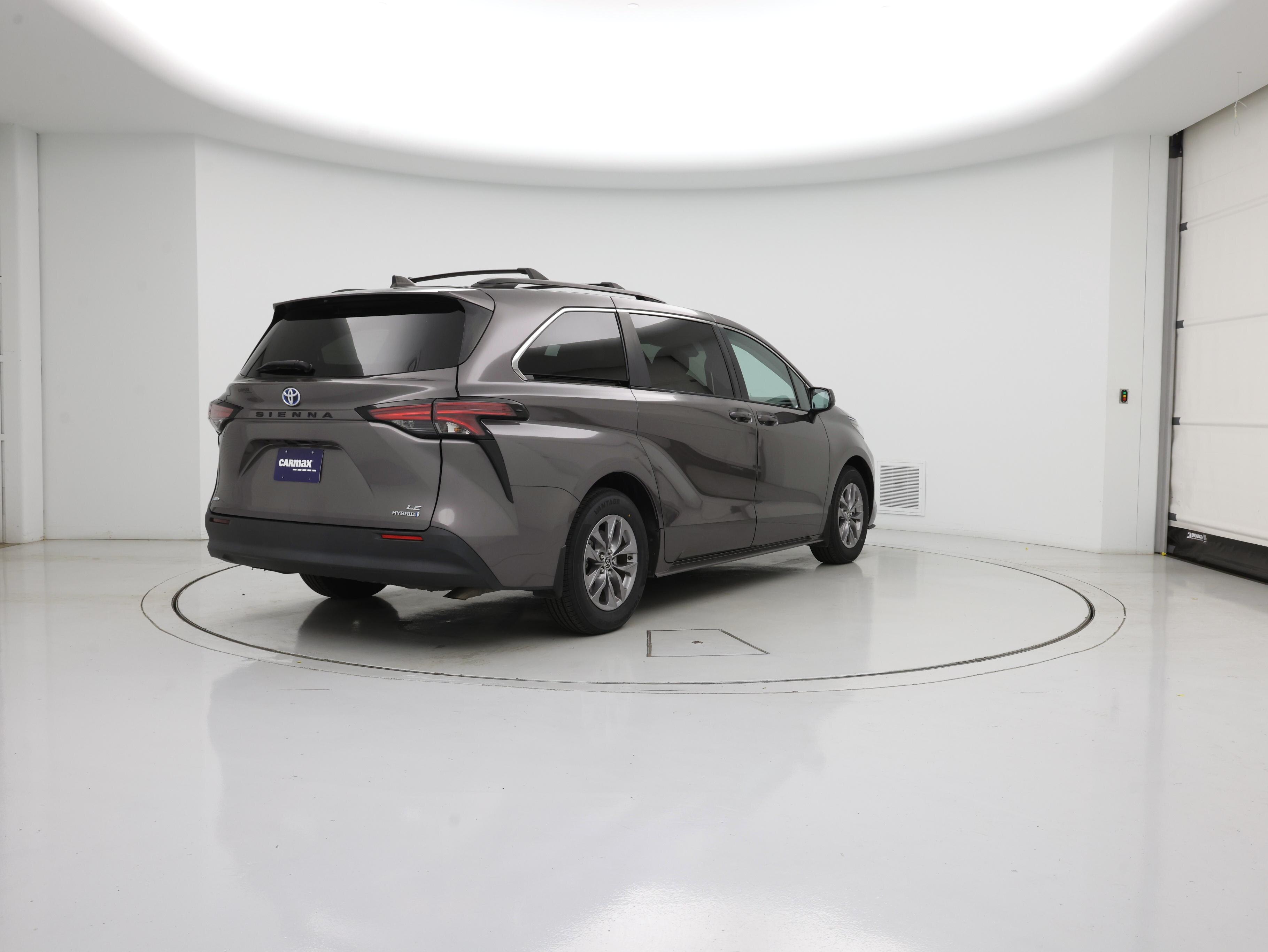Thumbnail: 2022 Toyota Sienna - 8